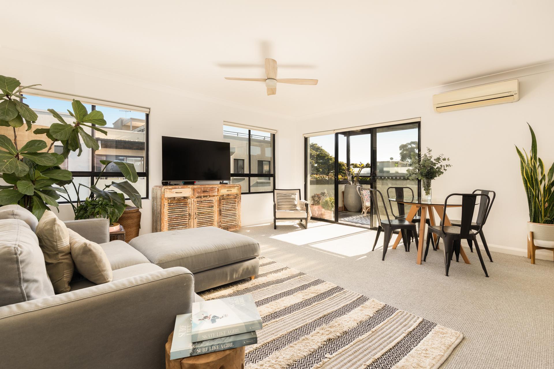 15/3-11 Hawkesbury Avenue, Dee Why - Image 1