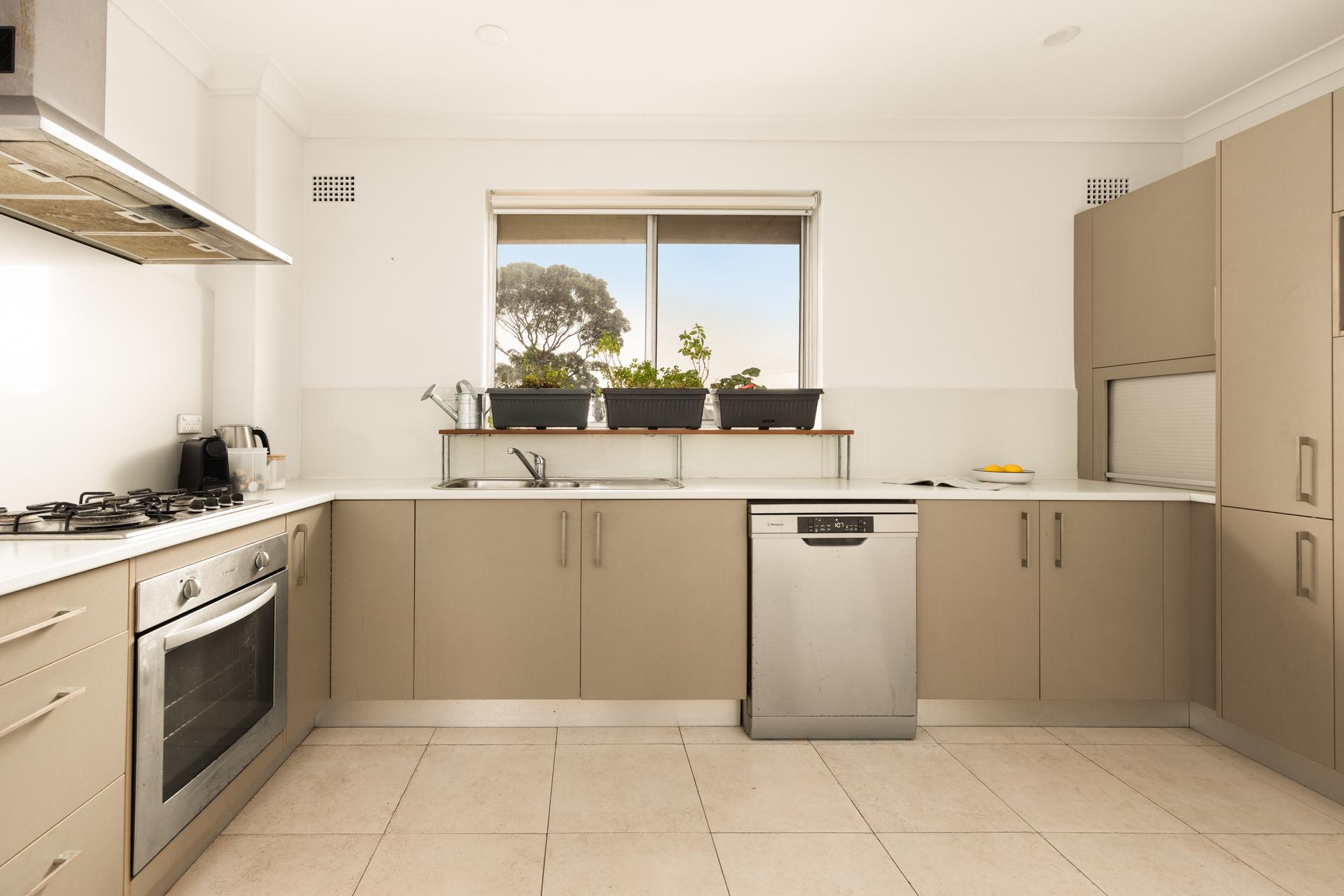 5/78 Harbord Road, Freshwater - Thumbnail 4