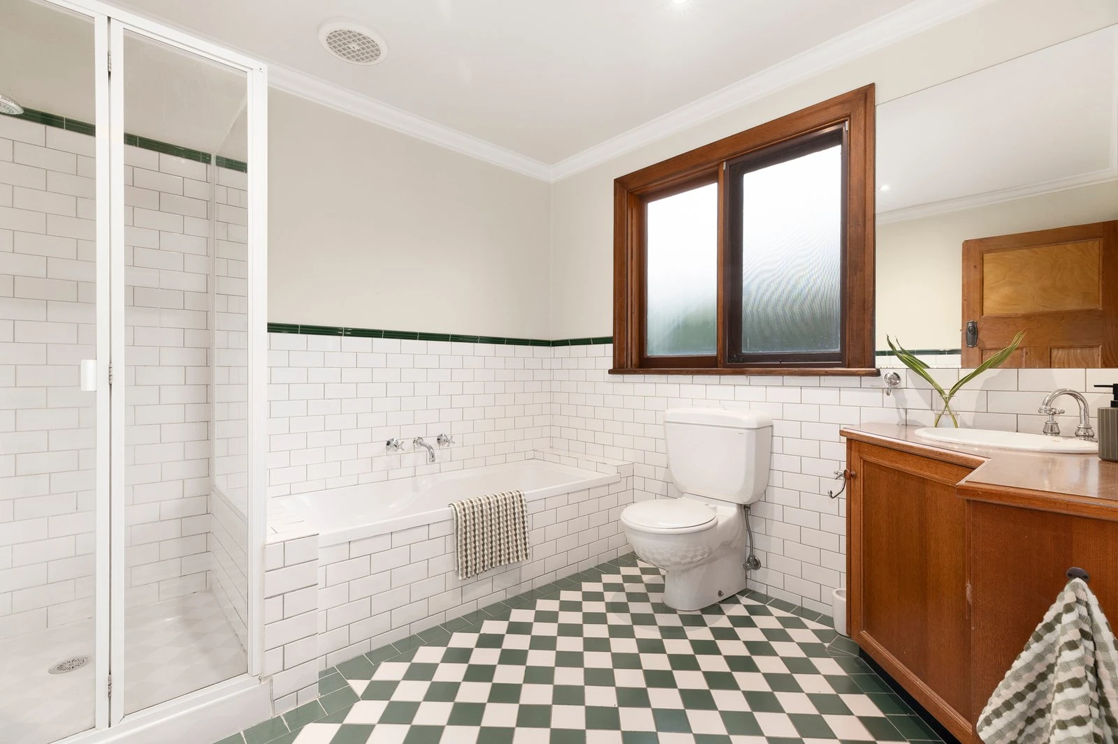 40 Bowen Street, Camberwell, 3124