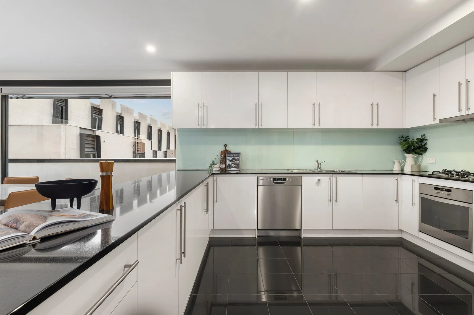406/2A Montrose Place, Hawthorn East, 3123