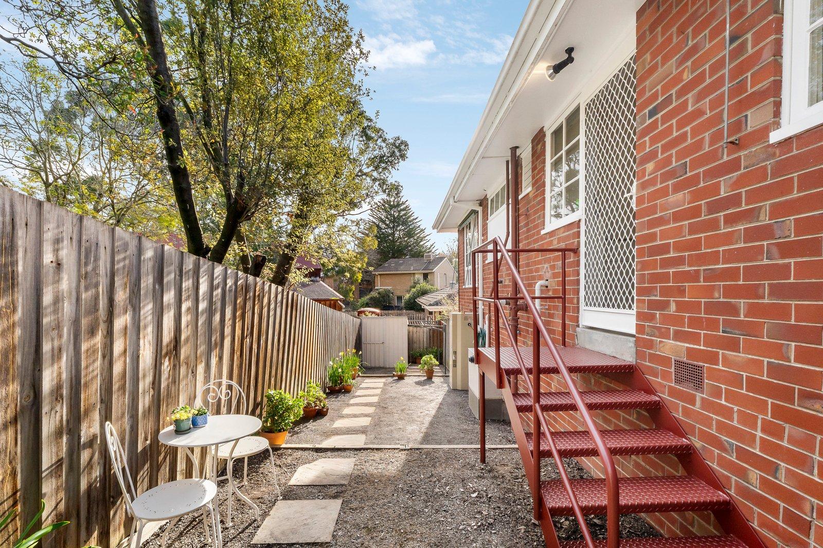 4/17 Kingsley Crescent, Mont Albert, 3127