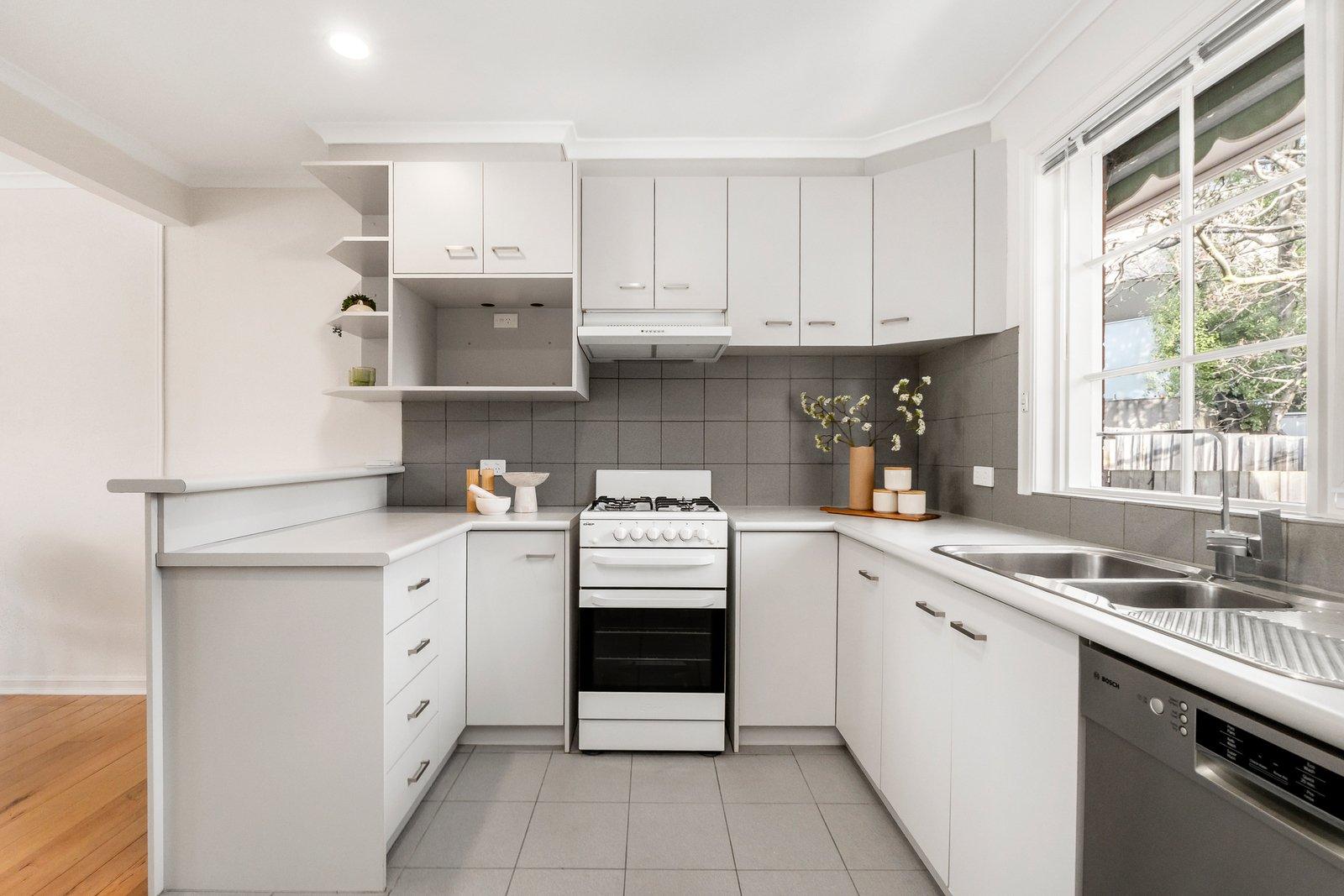 4/17 Kingsley Crescent, Mont Albert, 3127