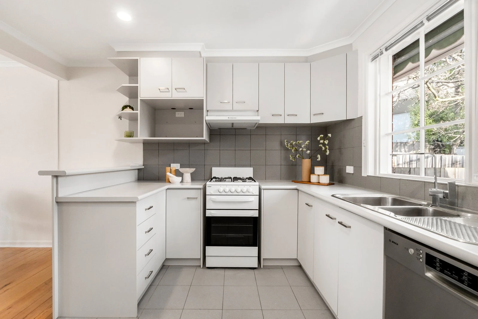 4/17 Kingsley Crescent, Mont Albert, 3127