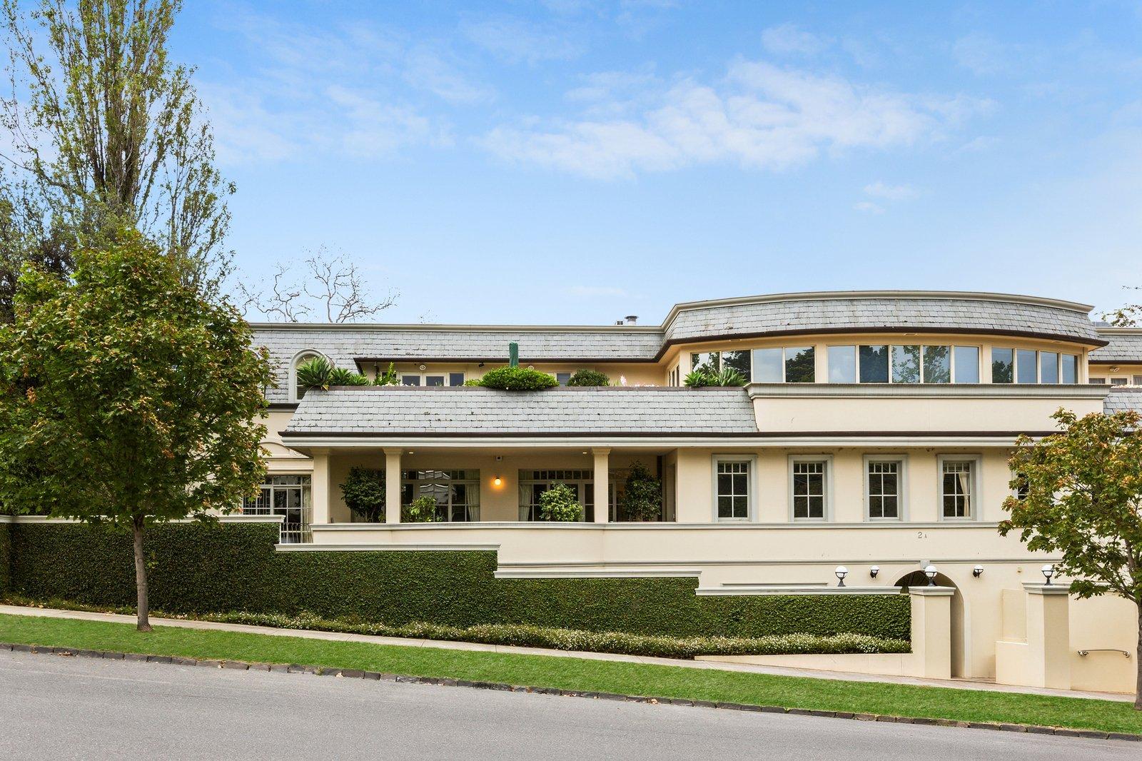 4/2a Struan Street, Toorak, 3142