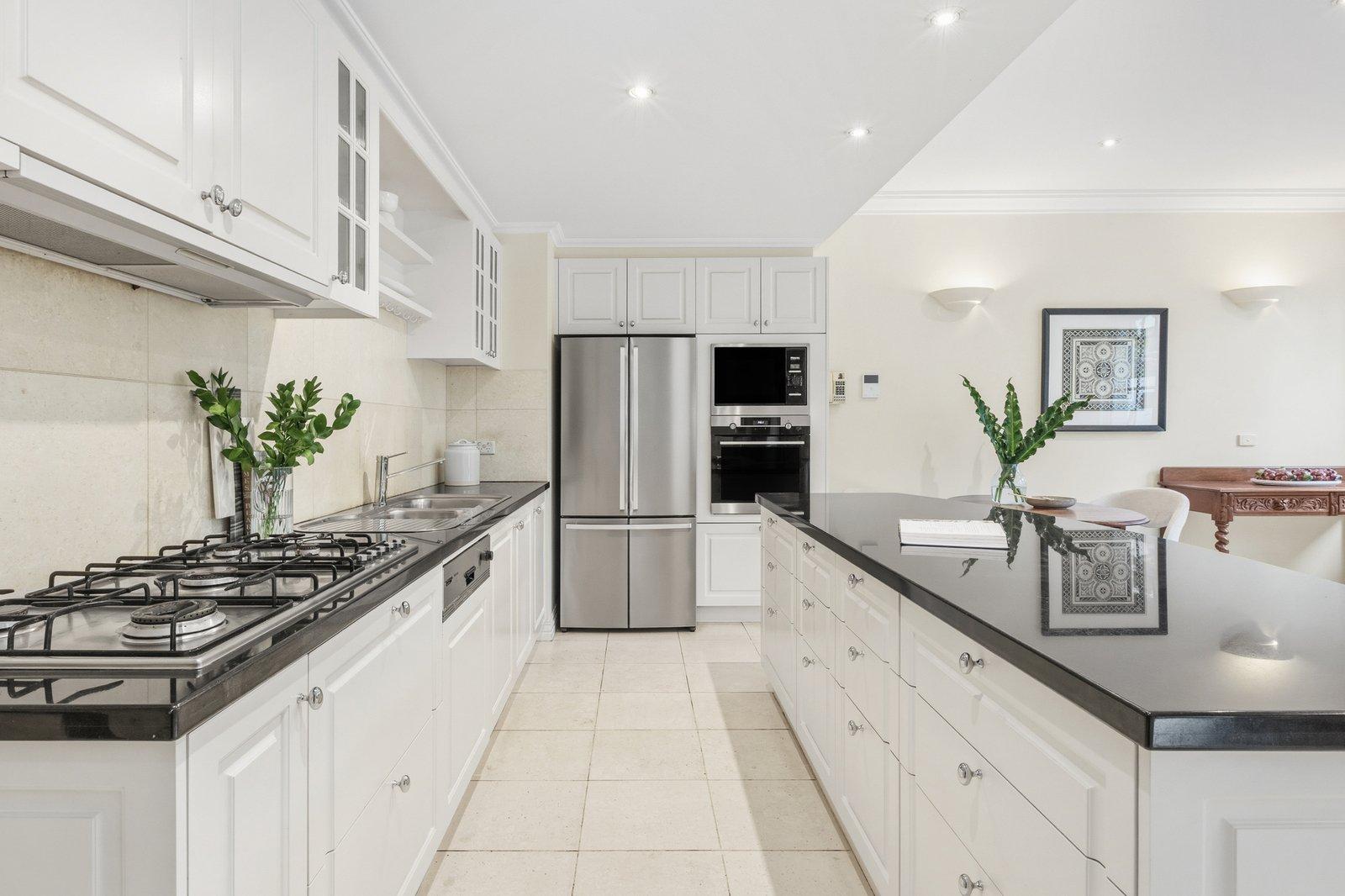 4/2a Struan Street, Toorak, 3142