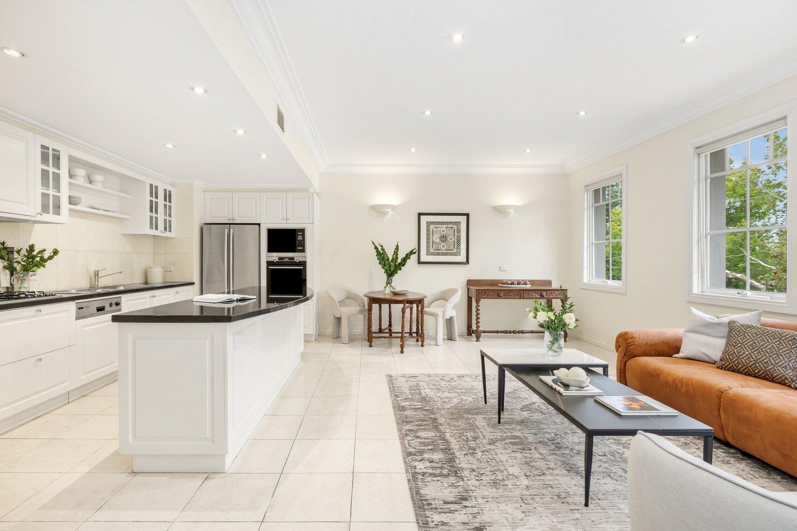 4/2a Struan Street, Toorak, 3142