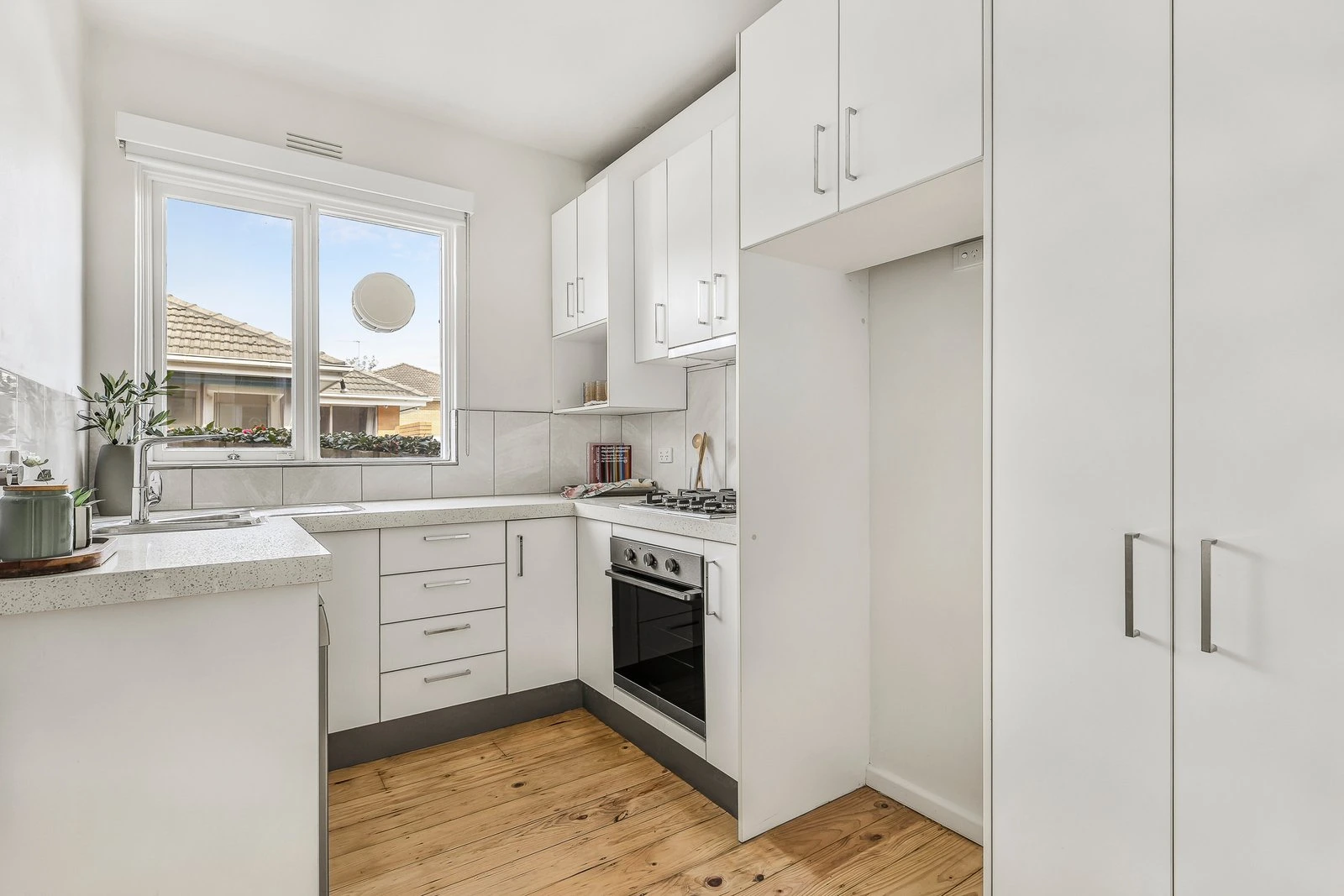 4/4 Osborne Avenue, Glen Iris, 3146