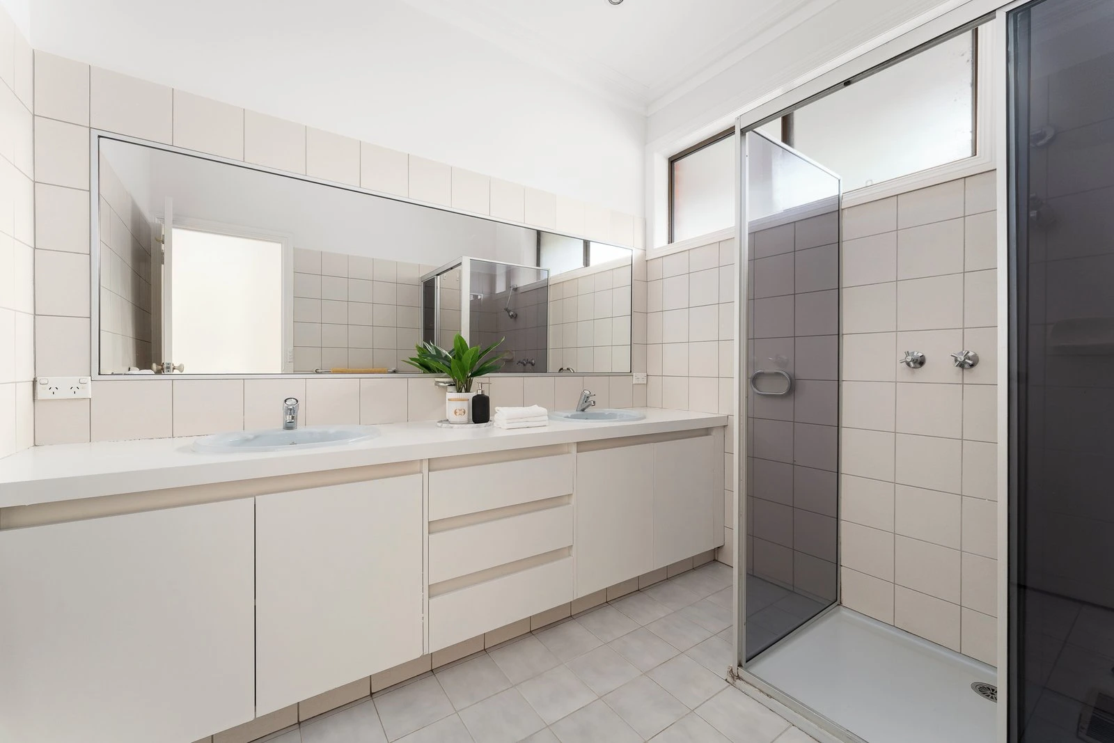 51 Flowerdale Road, Glen Iris, 3146