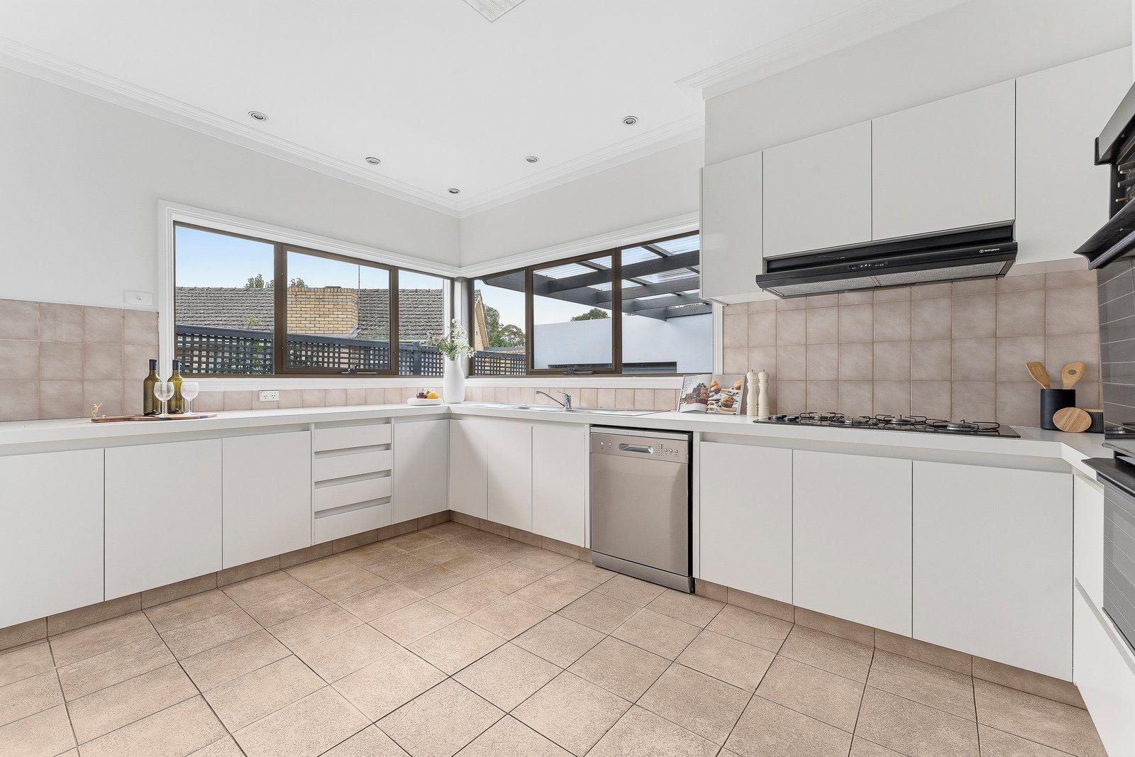 51 Flowerdale Road, Glen Iris, 3146