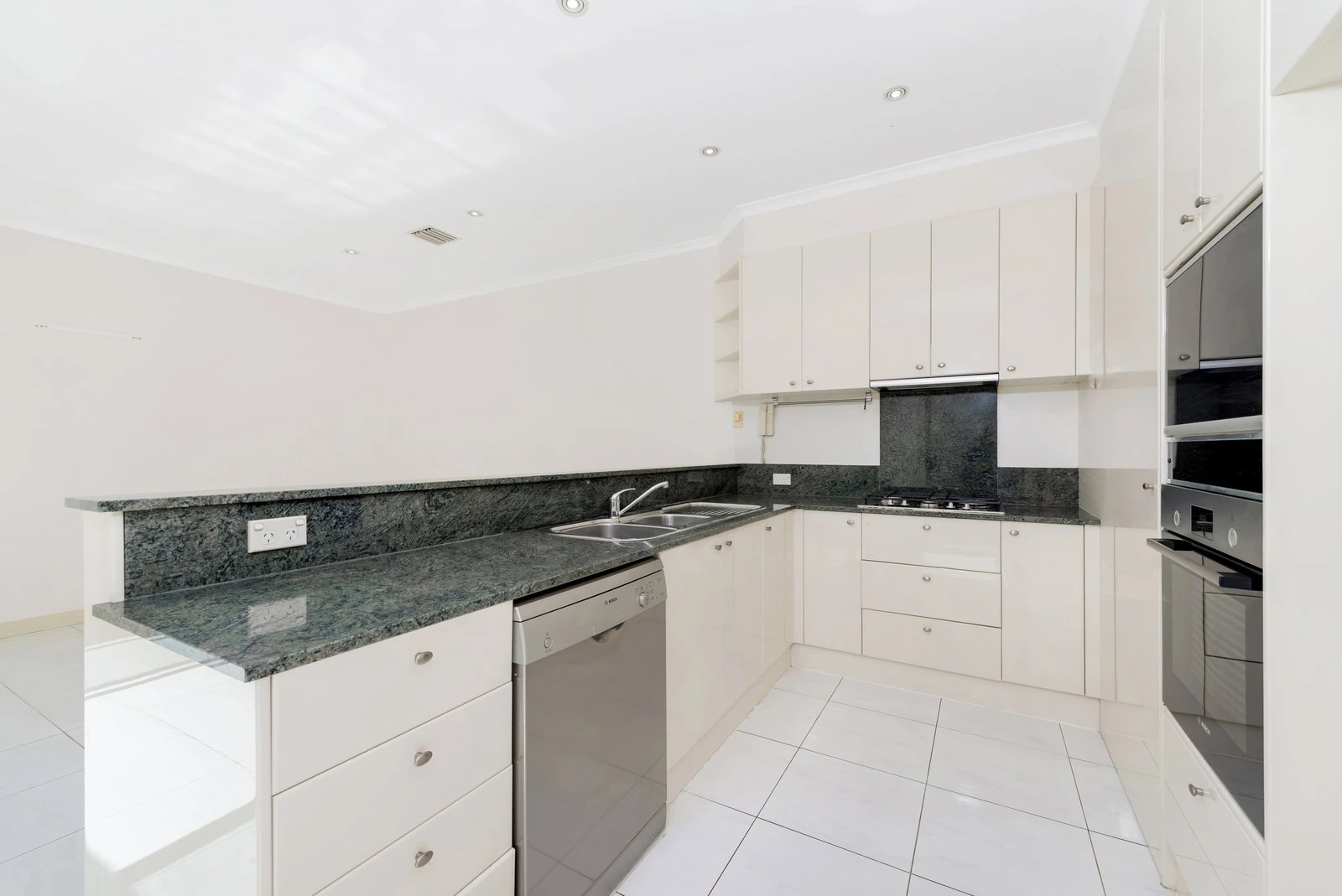 59 Beacon Vista, Port Melbourne, 3207