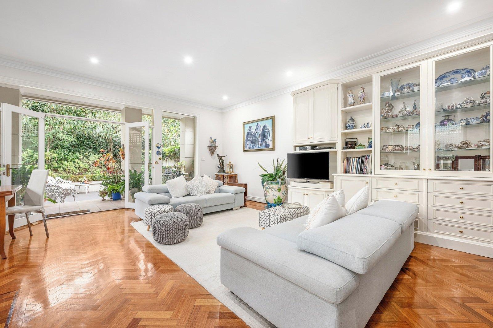 5A Yarradale Road, Toorak, 3142