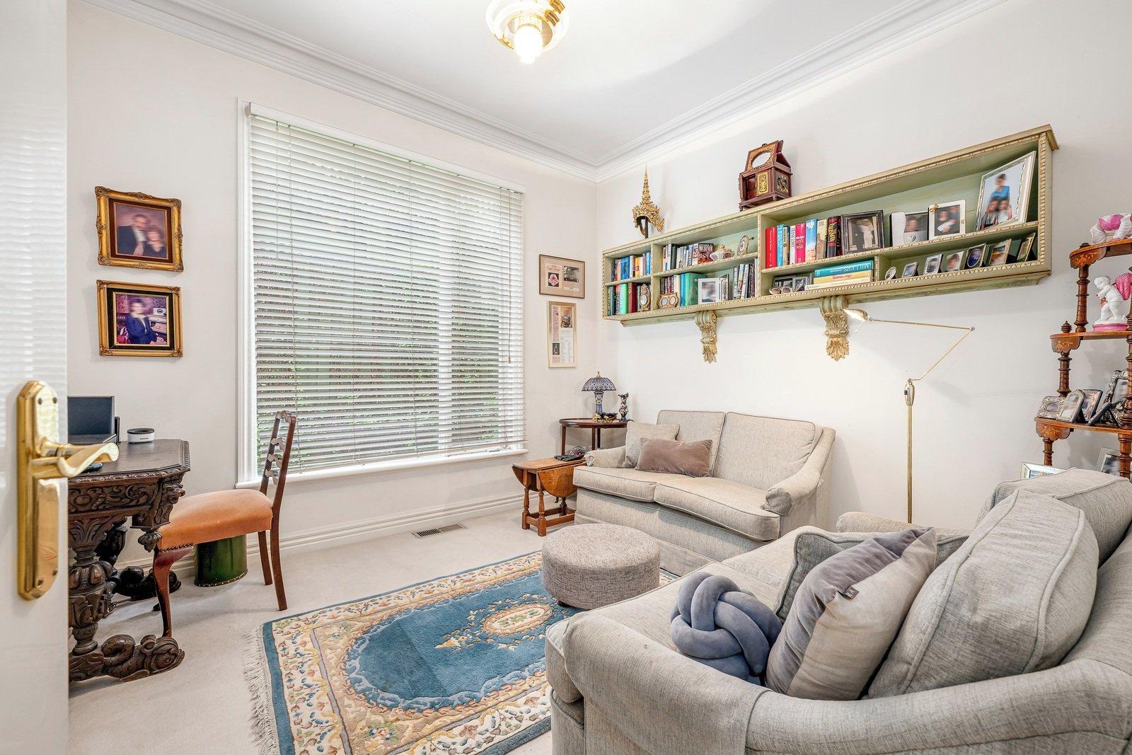 5A Yarradale Road, Toorak, 3142
