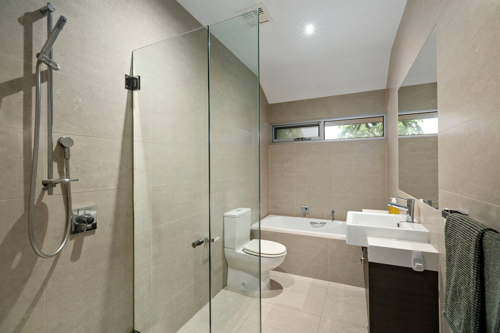 5A Longmore Street, St Kilda West, 3182