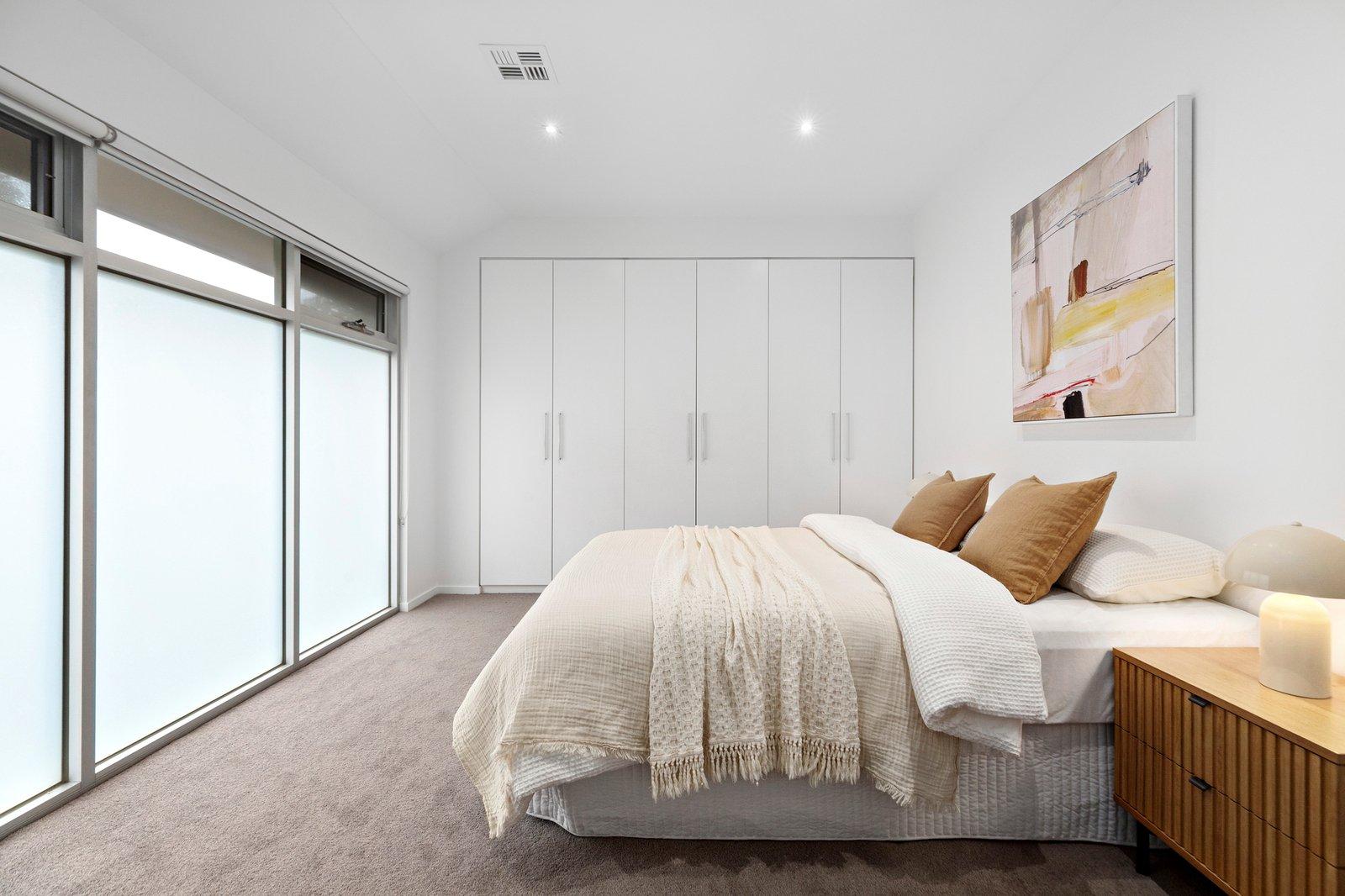 5A Longmore Street, St Kilda West, 3182