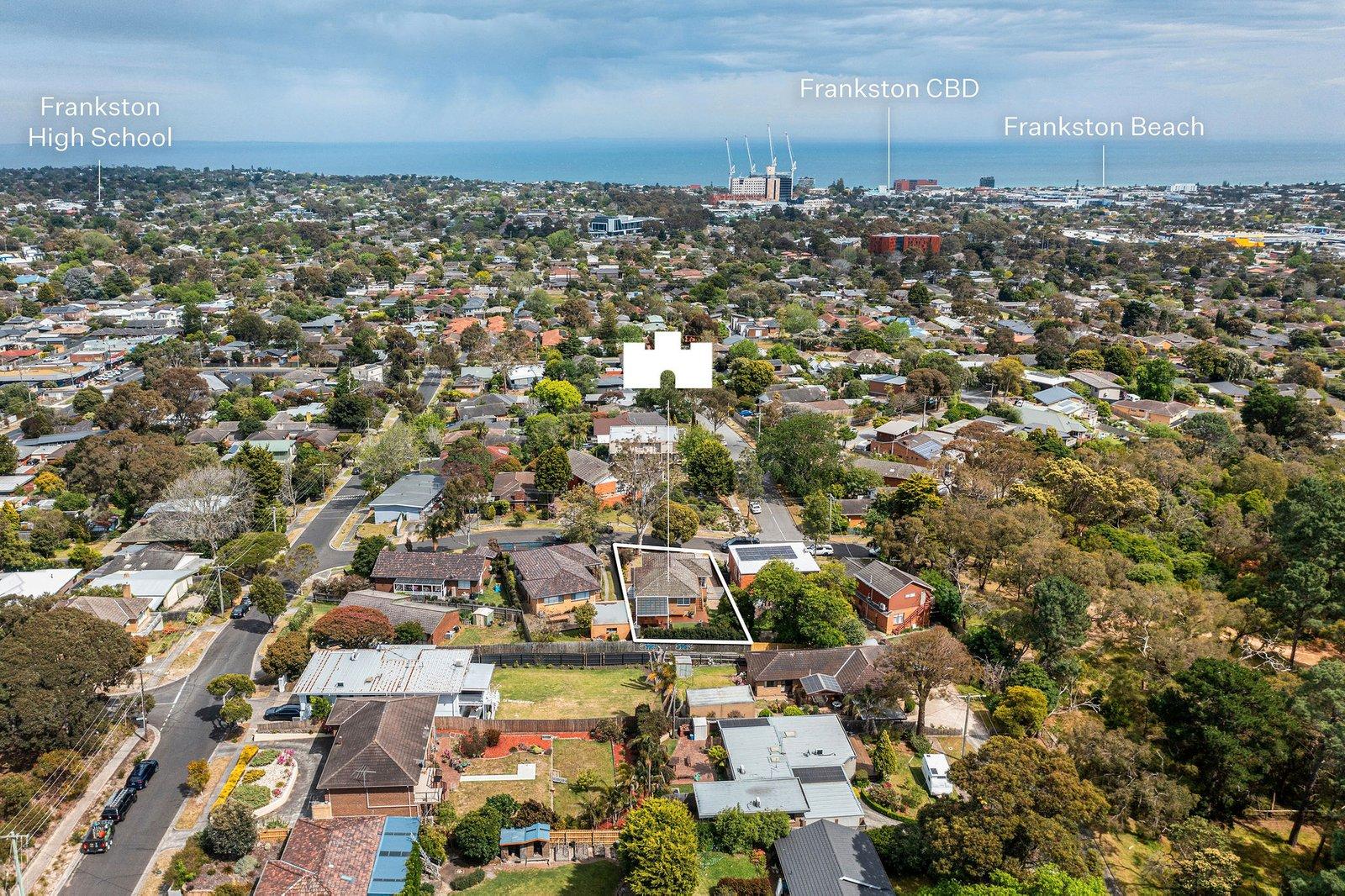6 Pericoe Street, Frankston, 3199