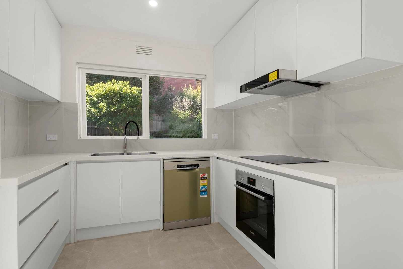 6/16 Brenbeal Street, Balwyn, Vic