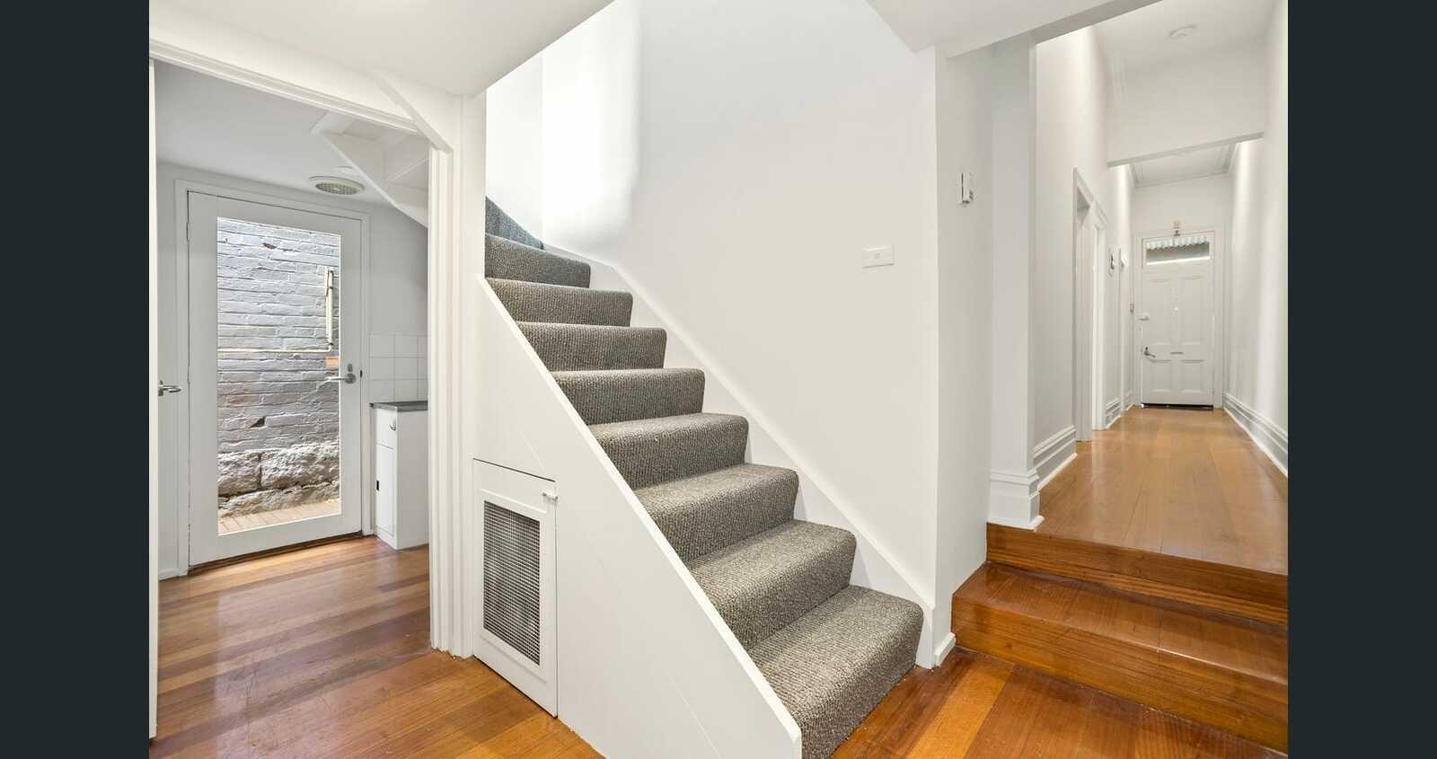 65 Fairbairn Road, Toorak, 3142