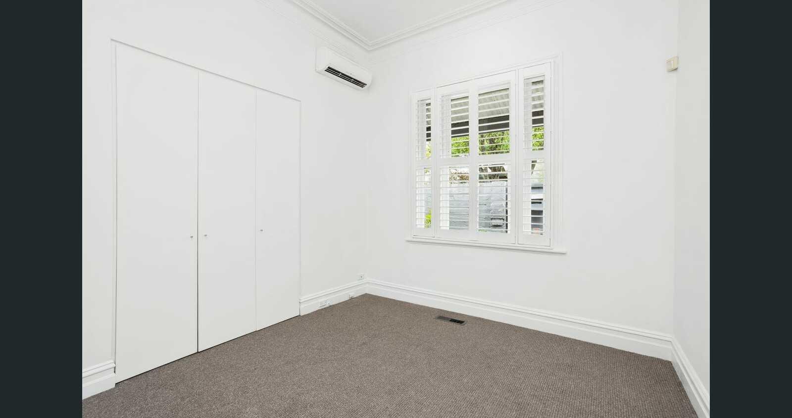 65 Fairbairn Road, Toorak, 3142