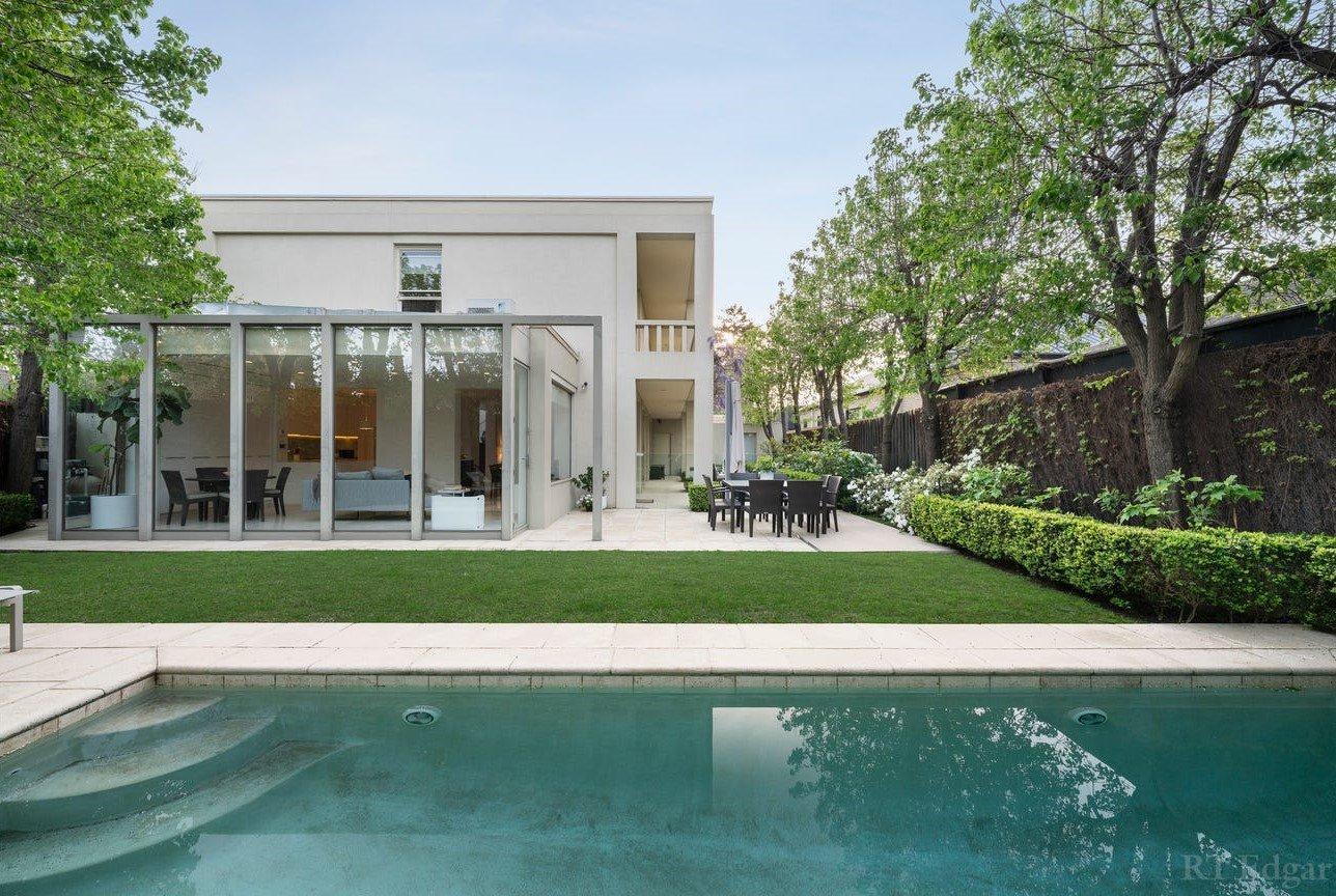 7 Bellaire Court, Toorak, 3142
