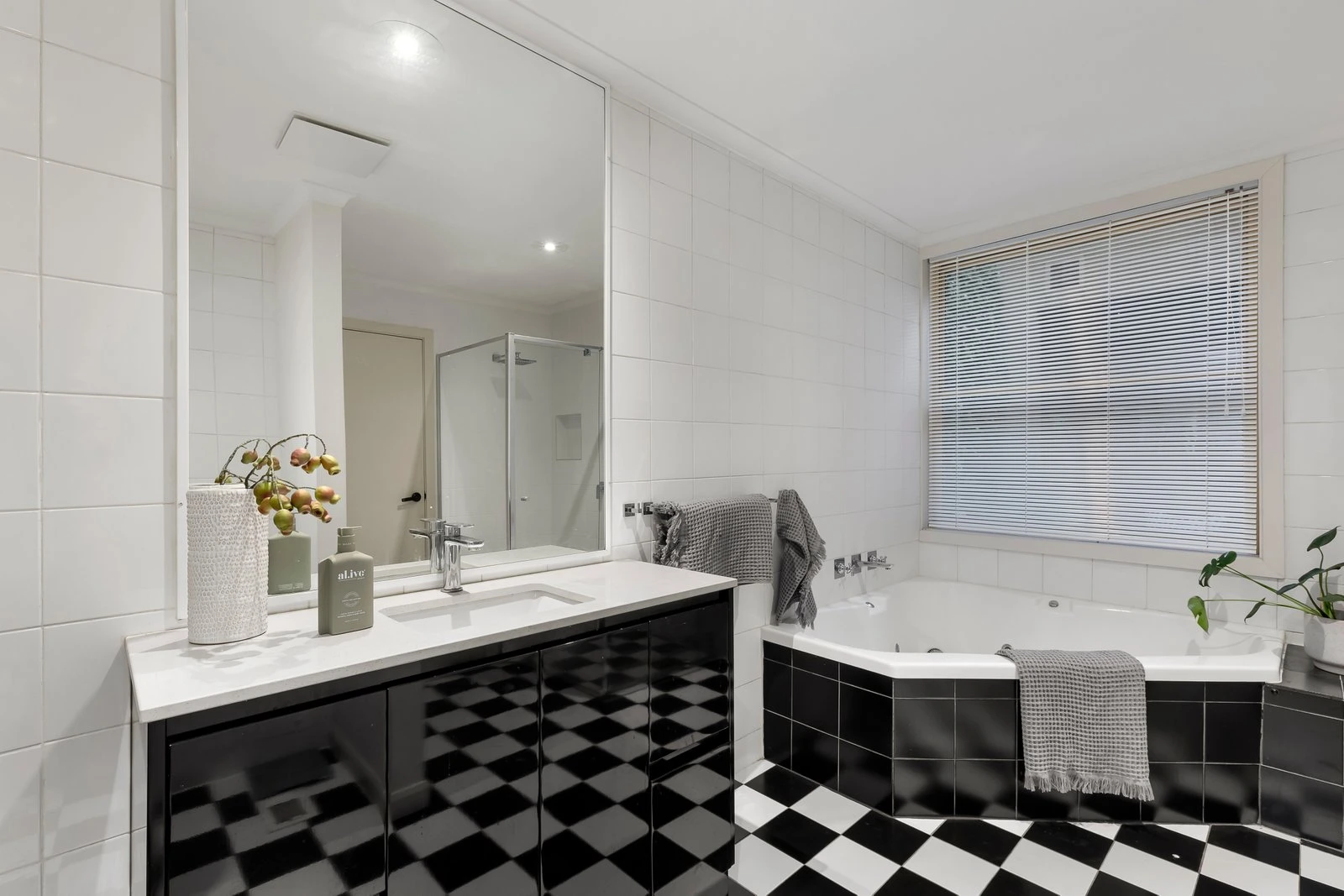 7 Dixon Street, Prahran, 3181