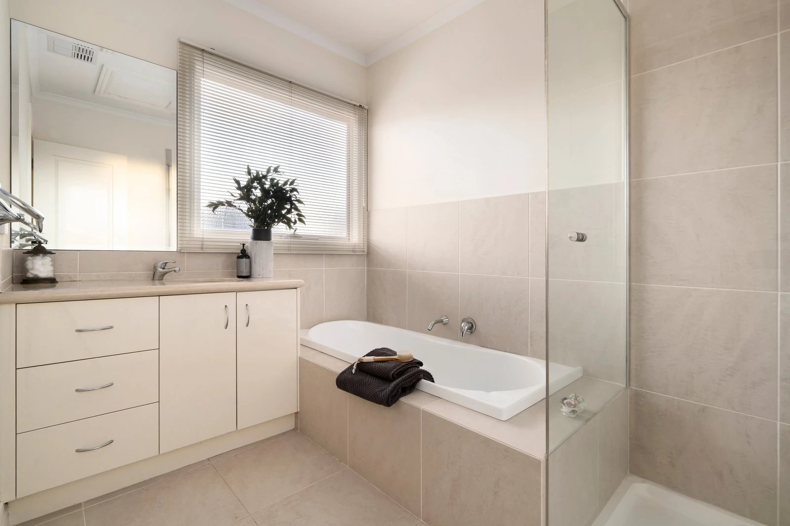 74 St Helens Road, Hawthorn East, 3123
