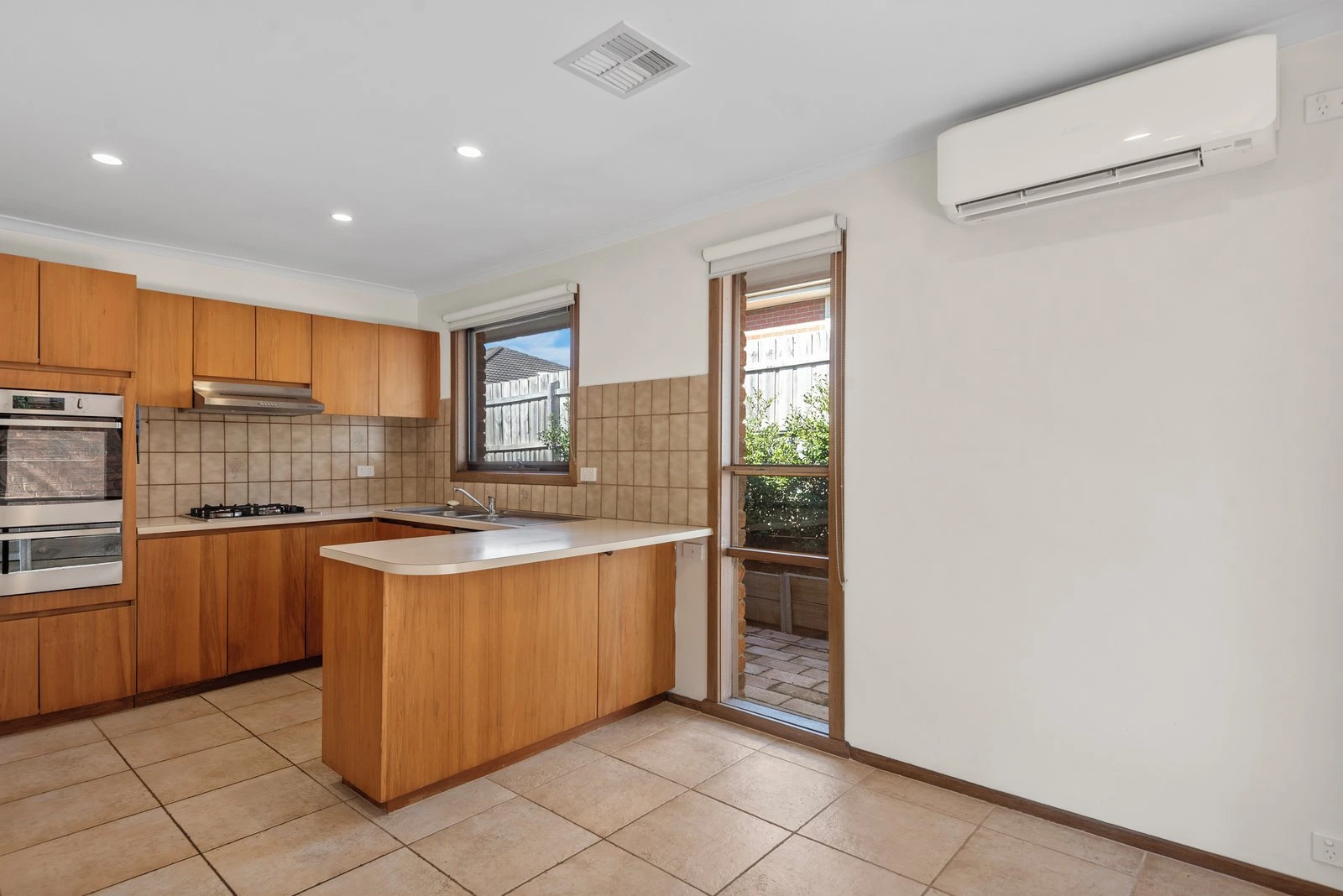7/9-13 Roger Street, Doncaster East, 3109