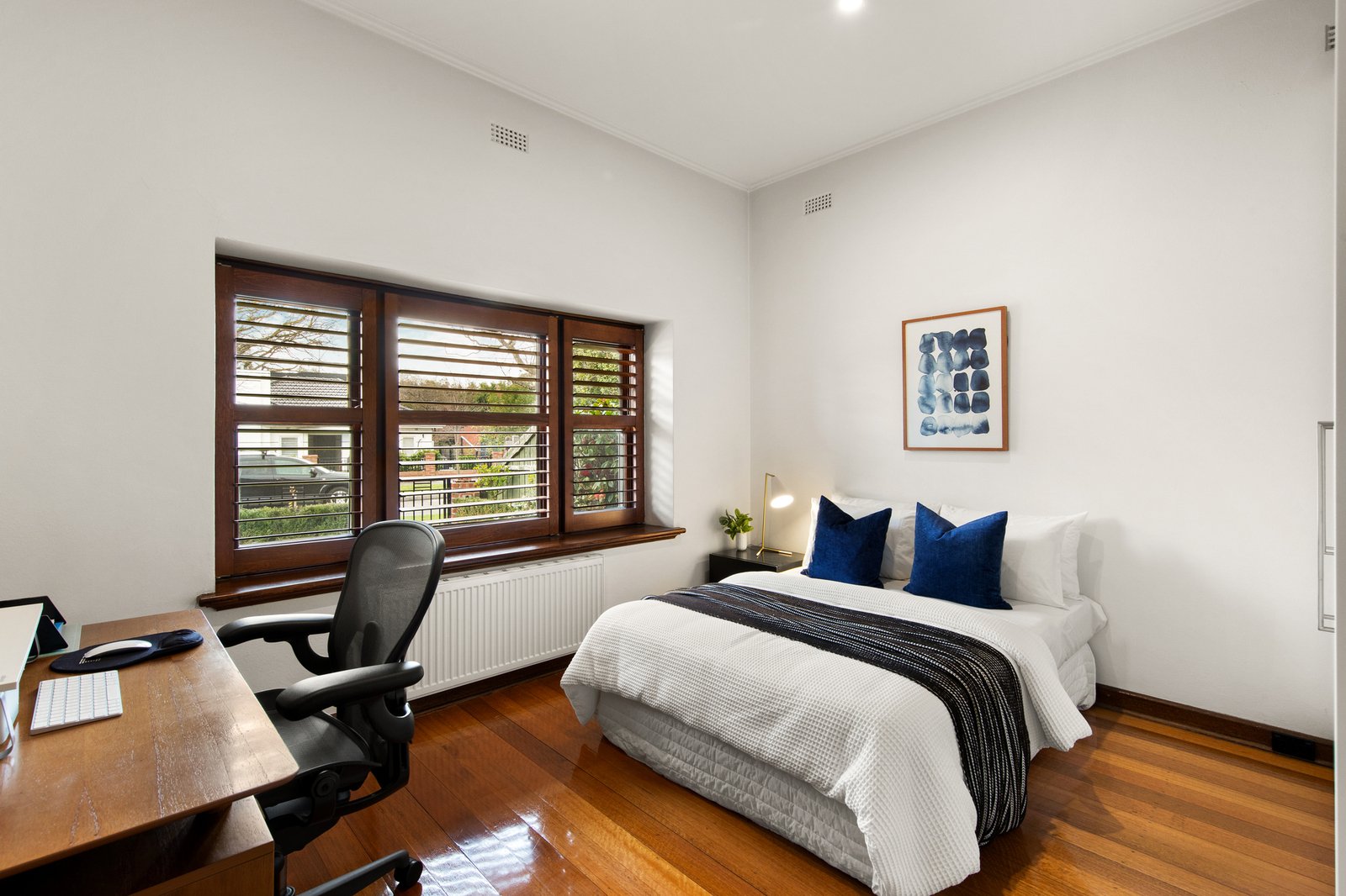 8 Cairnes Crescent, Malvern East, 3145