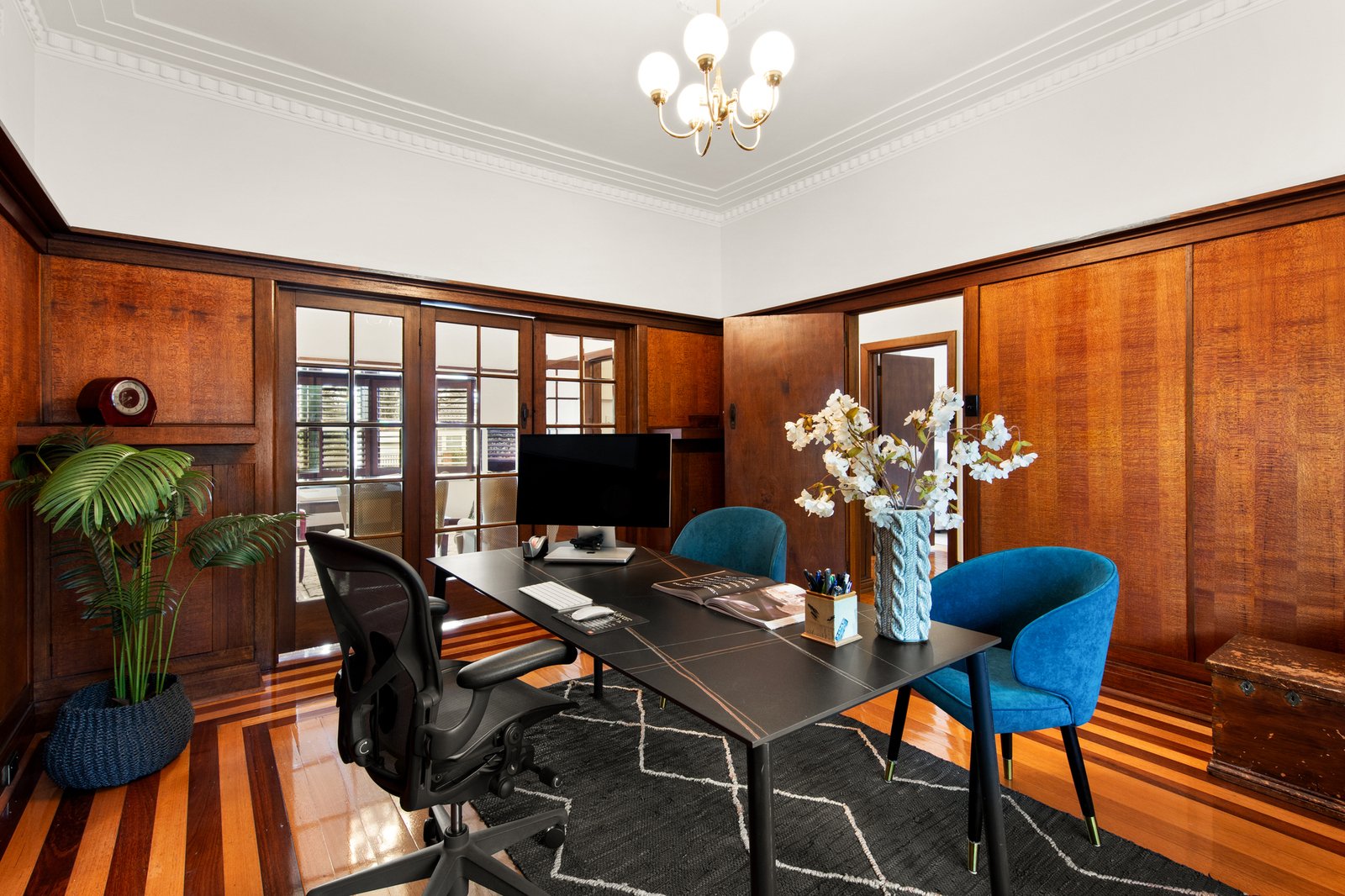8 Cairnes Crescent, Malvern East, 3145