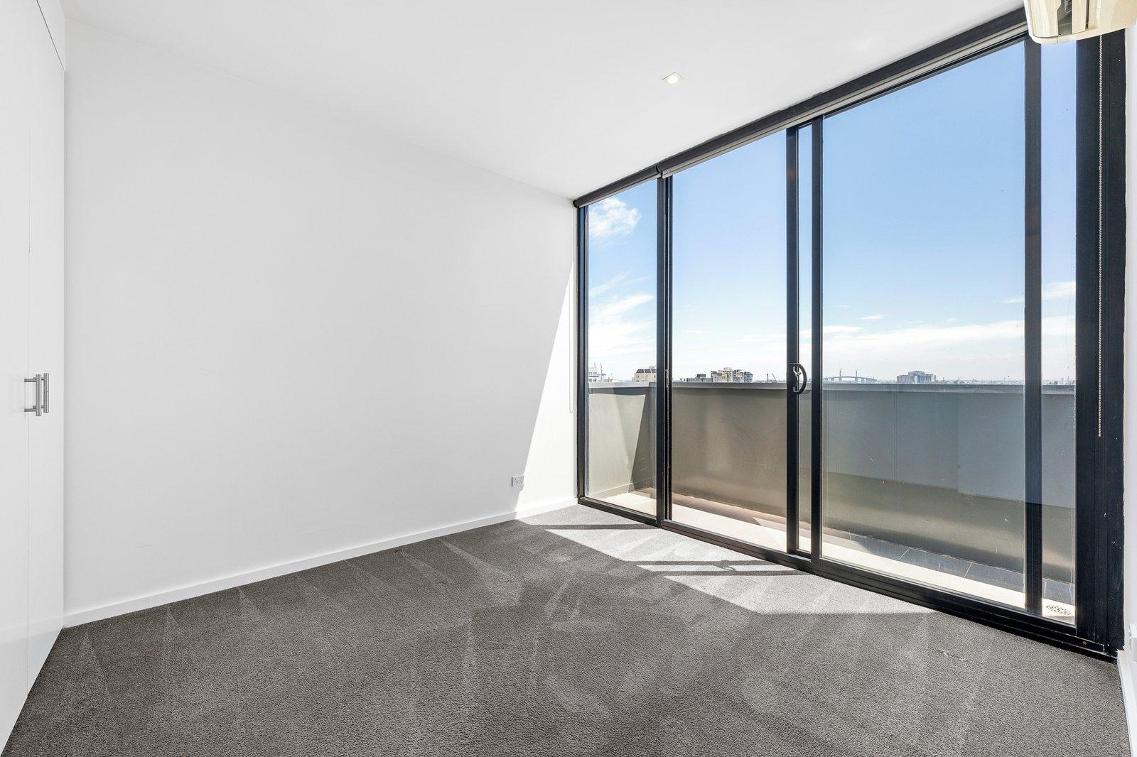 807/55 Bay Street, Port Melbourne, 3207