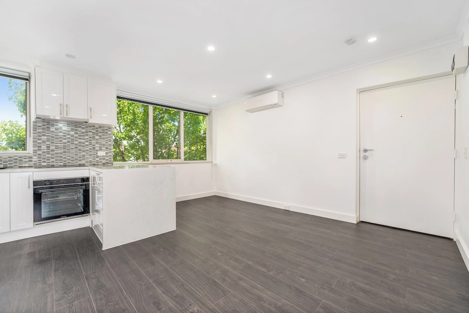 8/12 Madden Grove, Burnley, 3121