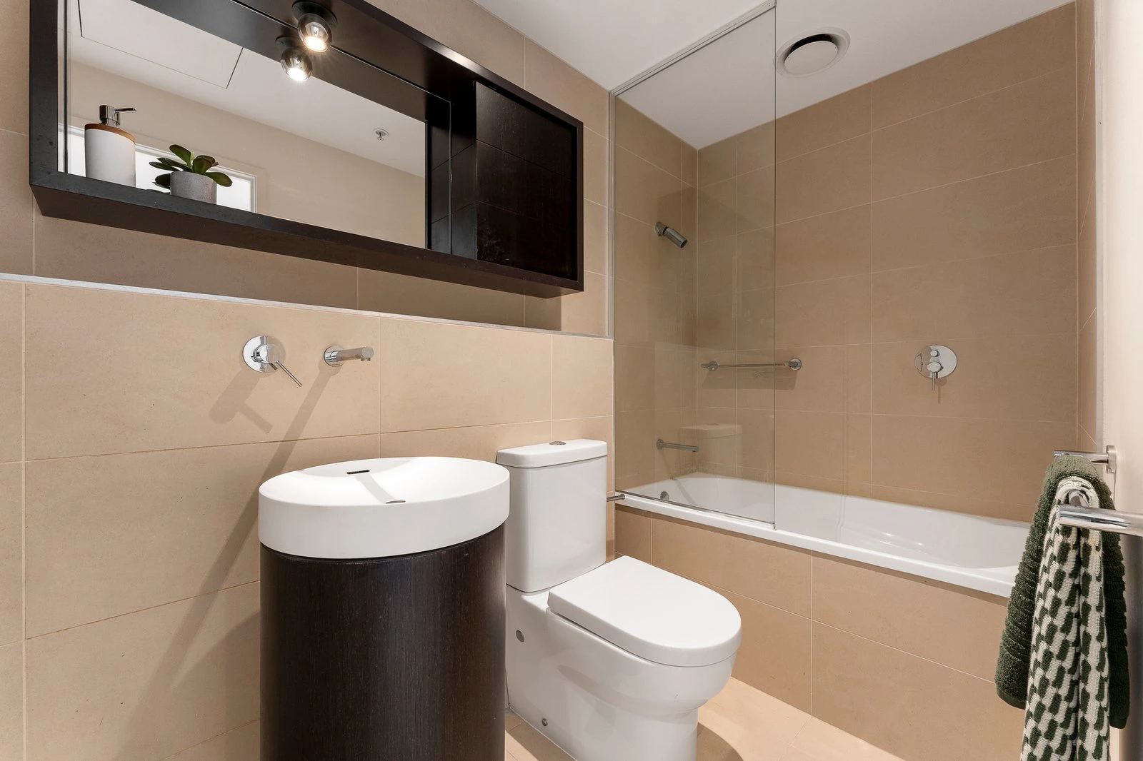 812A/609 Victoria Street, Abbotsford, 3067