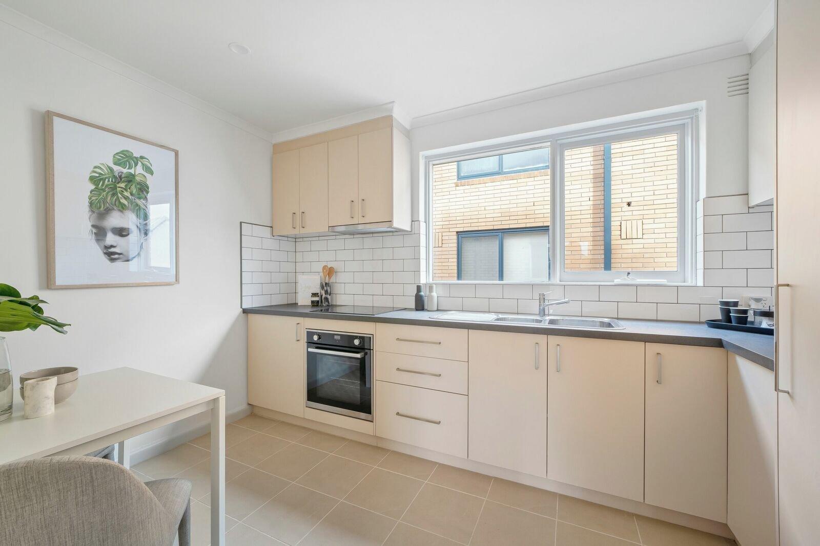 8/1395 High Street, Glen Iris, 3146
