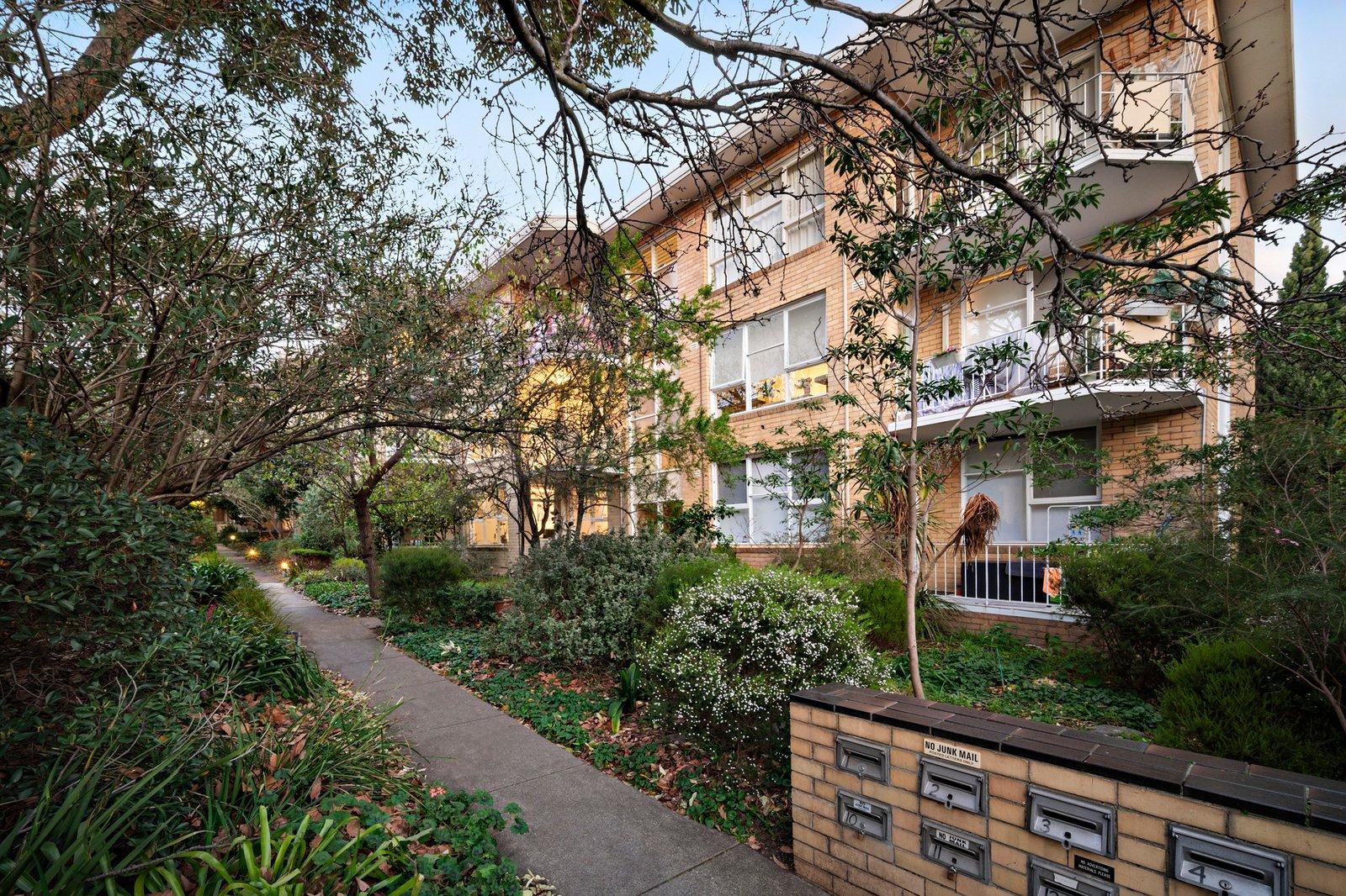 8/8 Westbury Street, St Kilda East, 3183