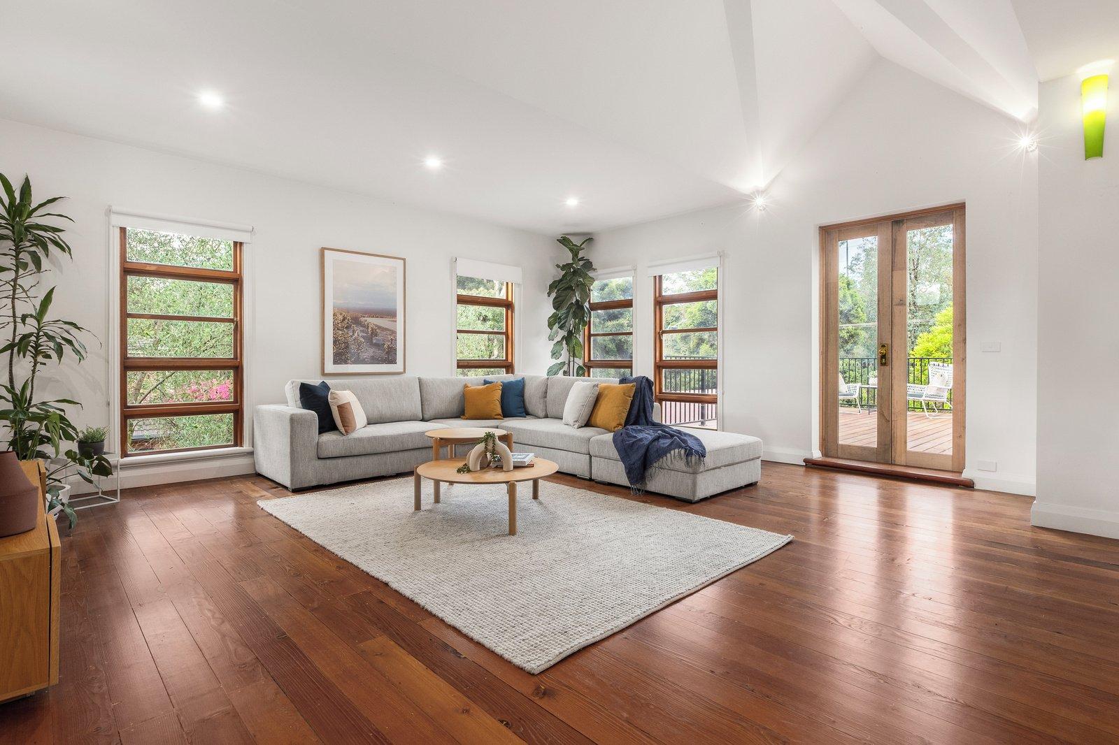 9 Great Valley Road, Glen Iris, 3146