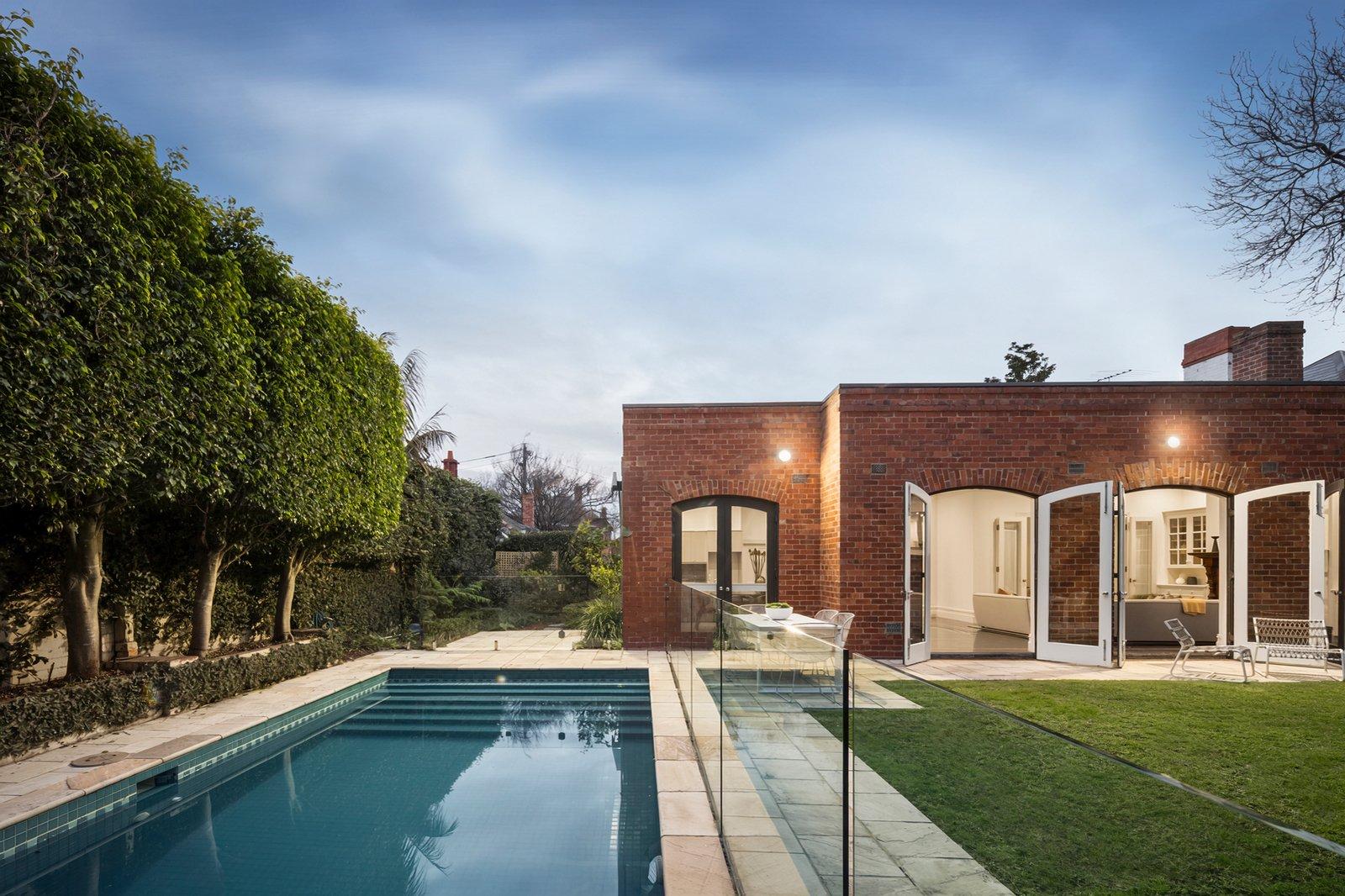 9 Hawksburn Road, South Yarra, 3141