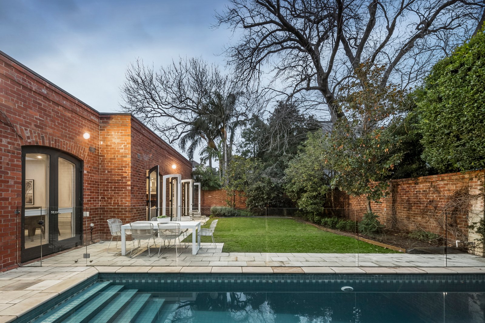 9 Hawksburn Road, South Yarra, 3141