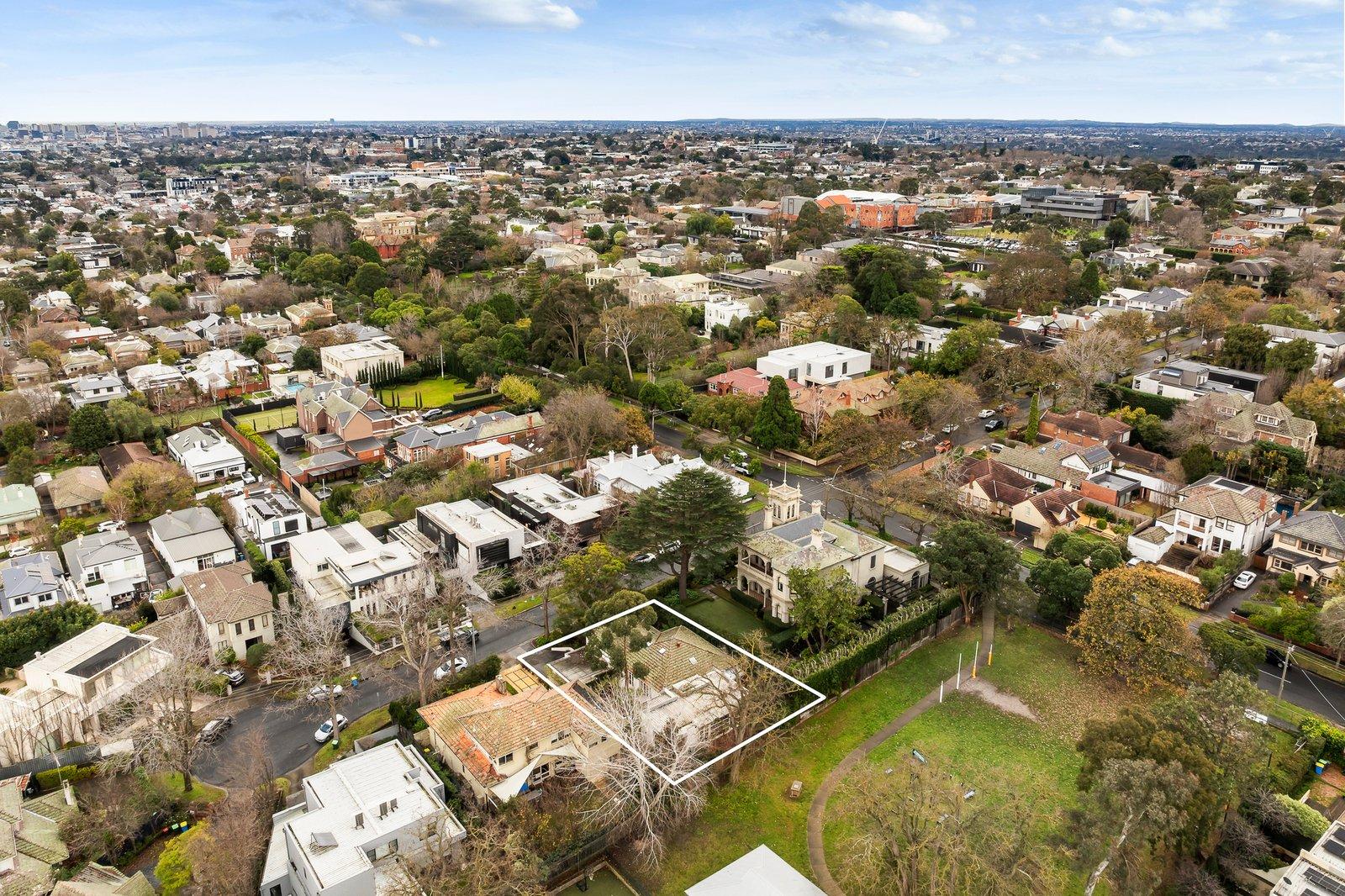 9 Laurel Court, Hawthorn East, 3123