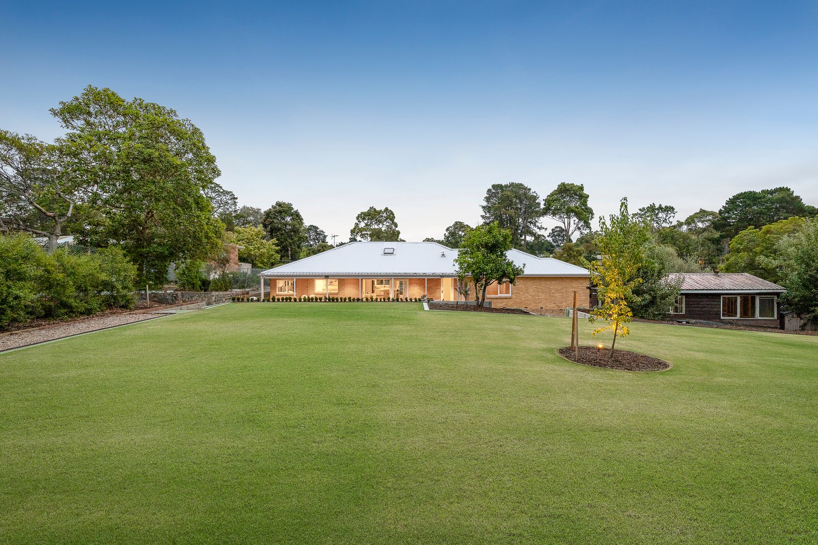 90-92 Enfield Avenue, Park Orchards, 3114