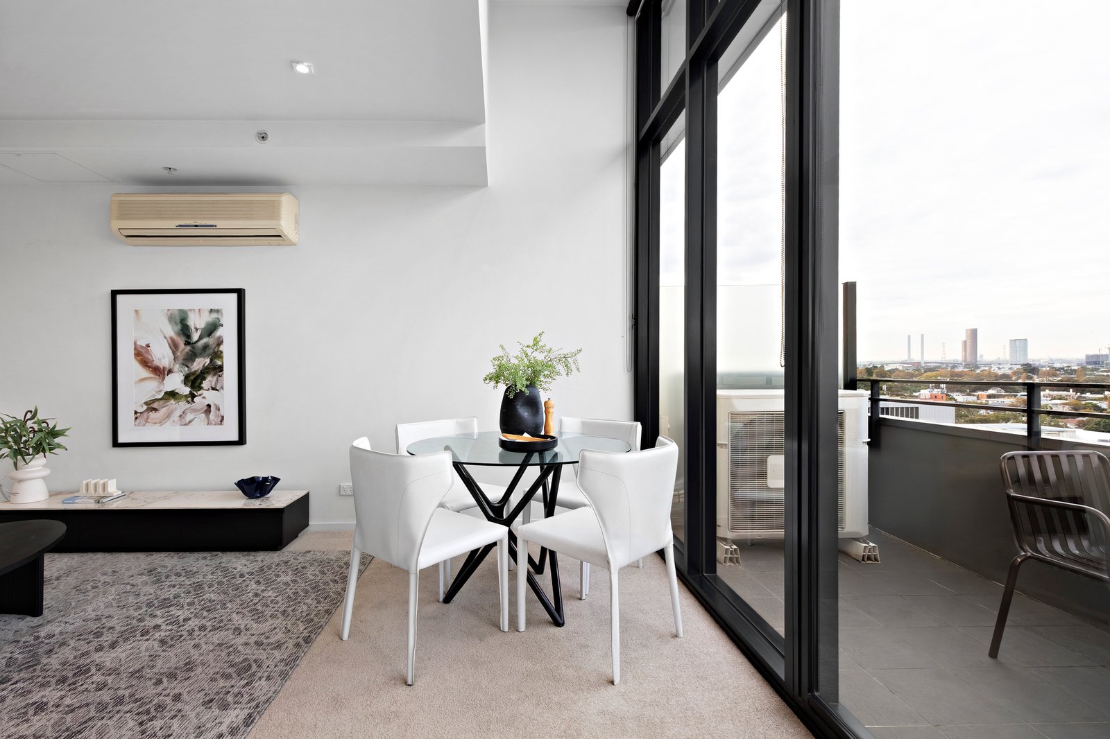 910/57 Bay Street, Port Melbourne, 3207