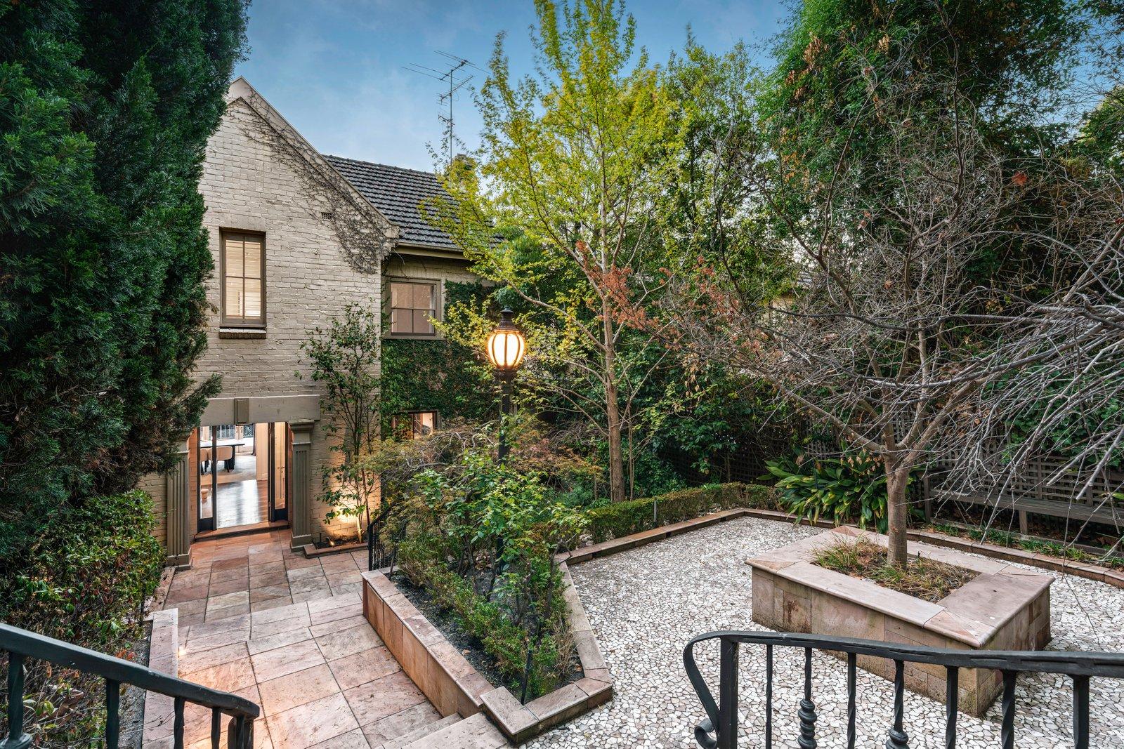 99 Grange Road, Toorak, 3142