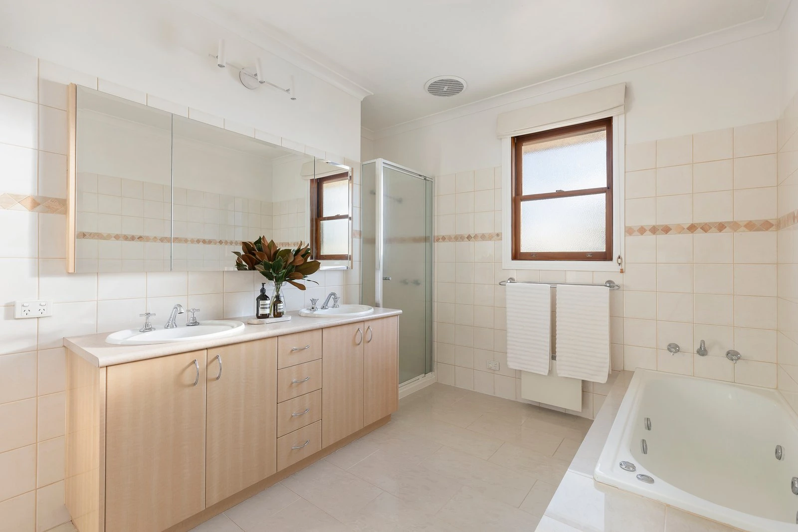 1 Bona Vista Avenue, Surrey Hills, 3127