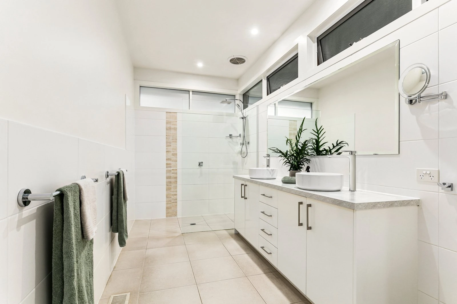 1 Wisteria Way, Warranwood, 3134