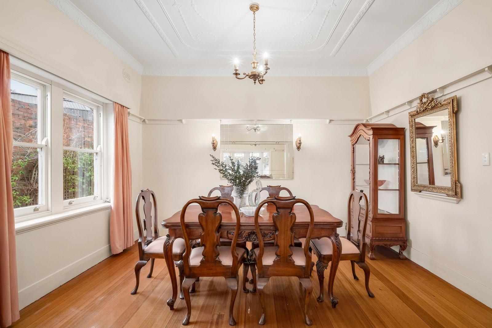 10 Carrick Street, Mont Albert, 3127