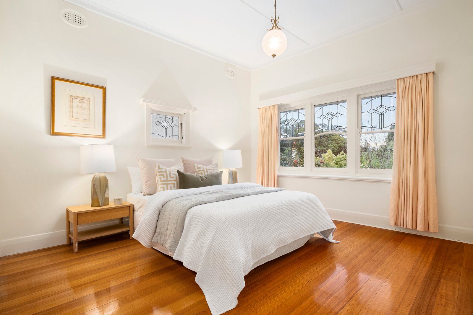 10 Carrick Street, Mont Albert, 3127