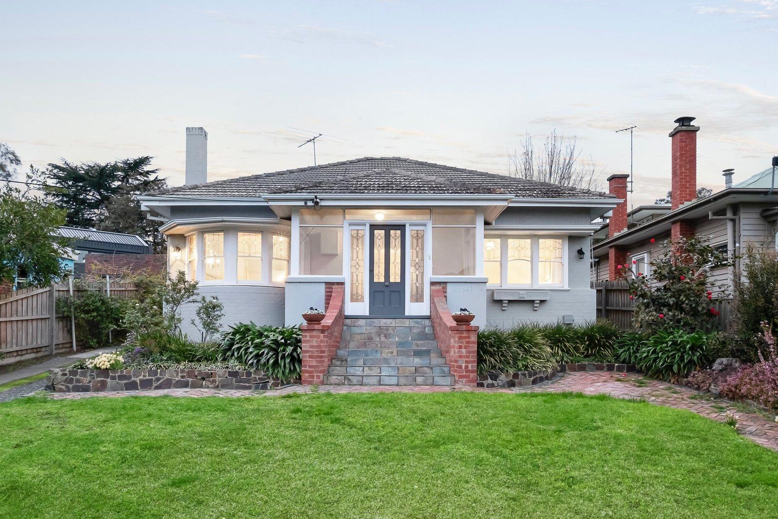 10 Carrick Street, Mont Albert, 3127