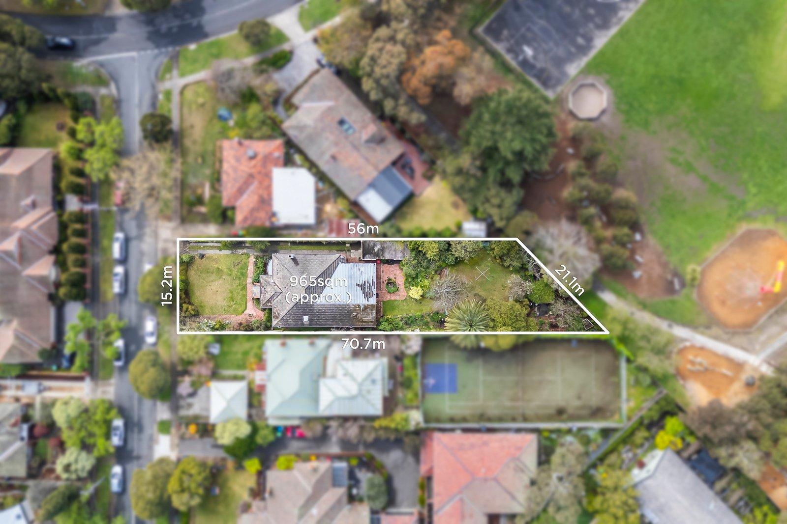 10 Carrick Street, Mont Albert, 3127
