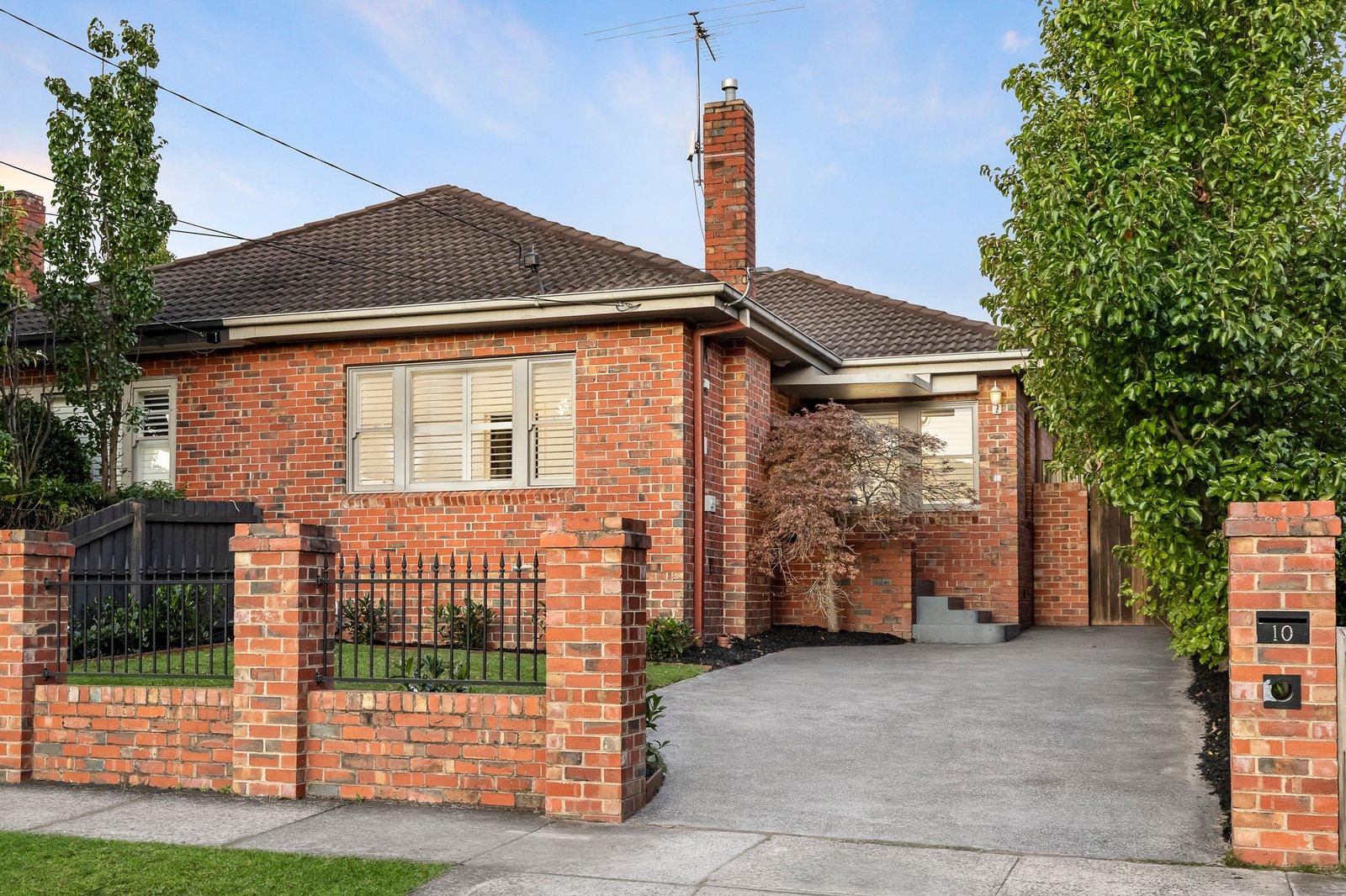 10 Chestnut Street, Surrey Hills, 3127