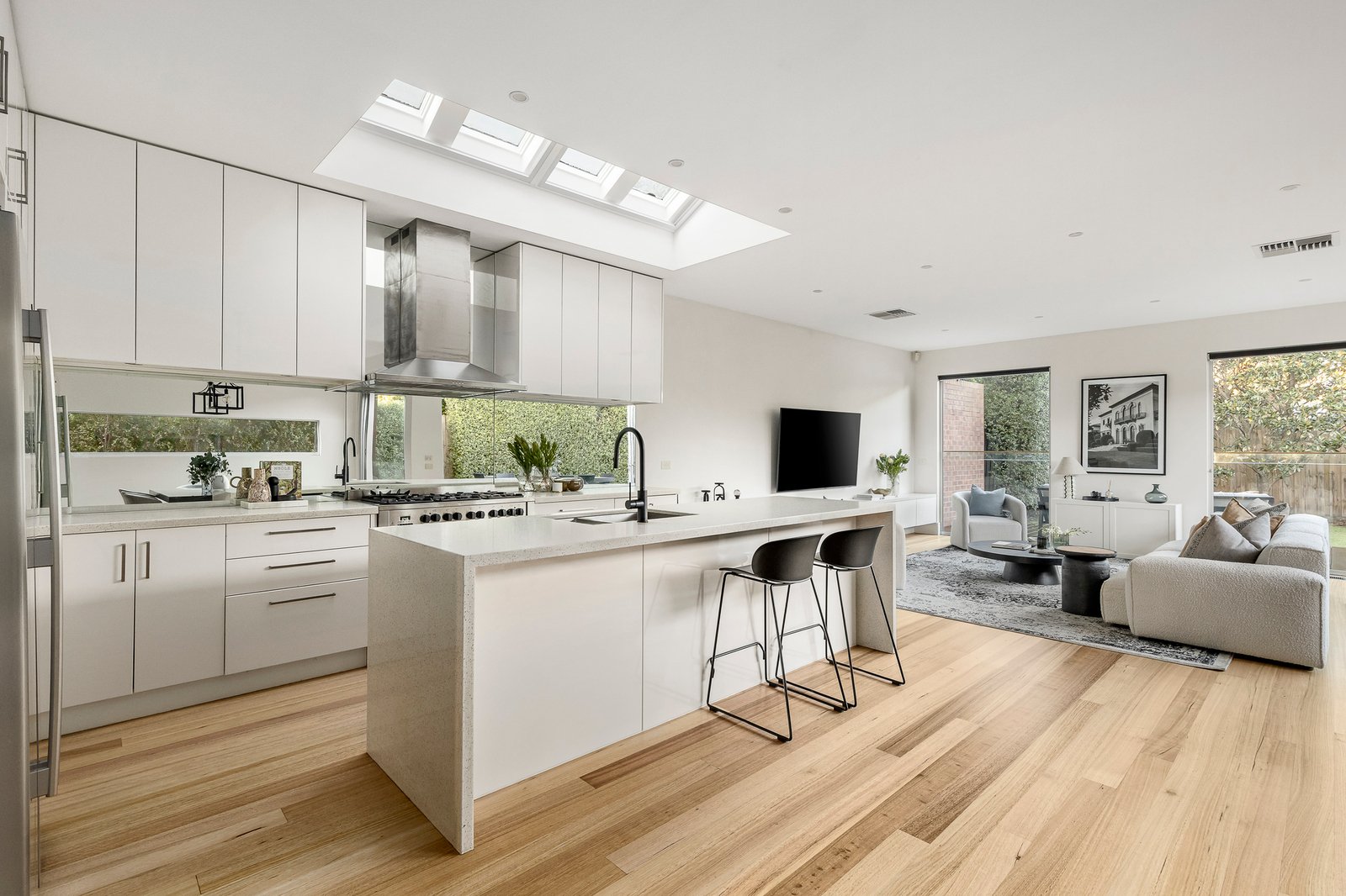 10 Chestnut Street, Surrey Hills, 3127