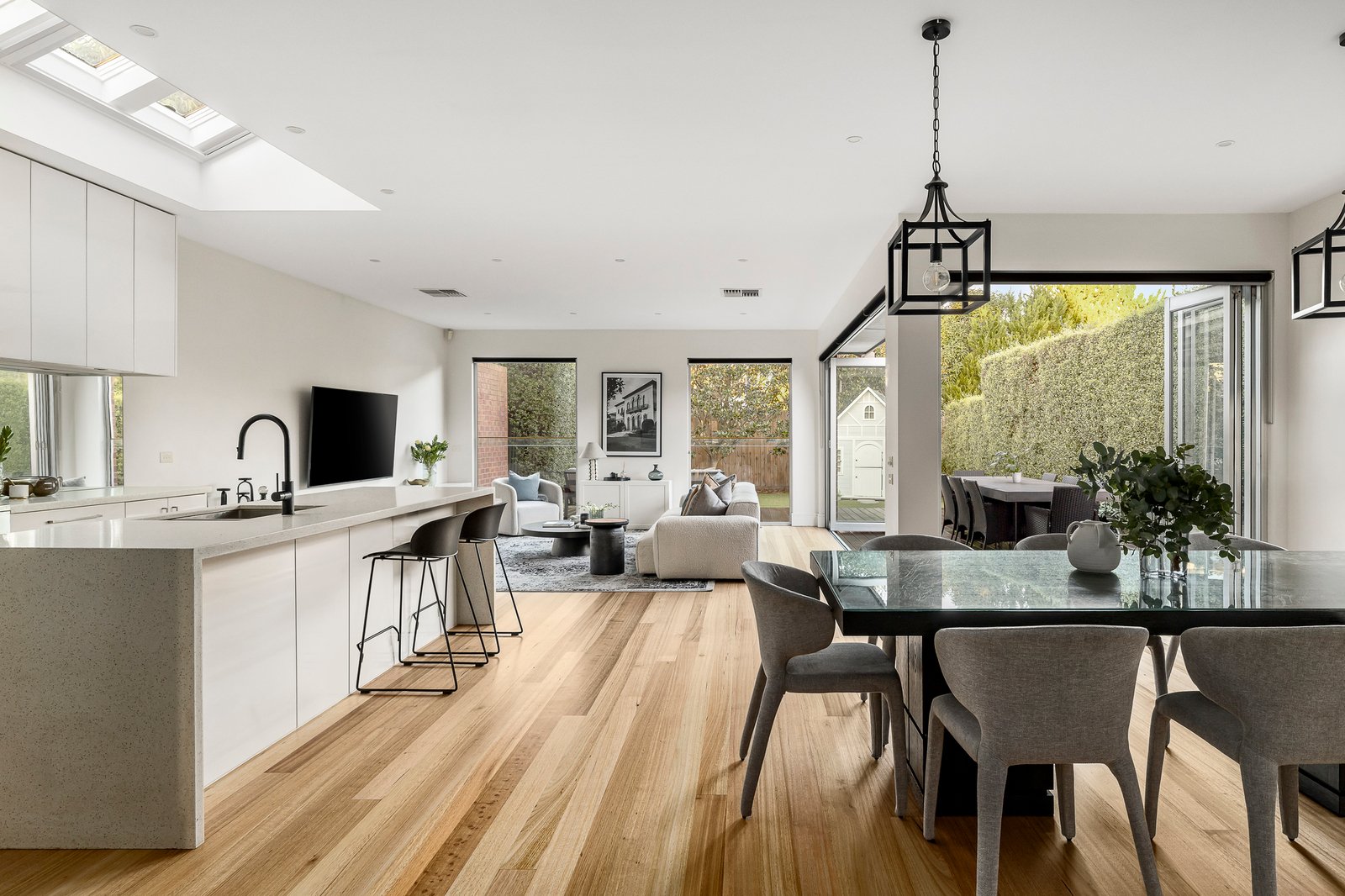 10 Chestnut Street, Surrey Hills, 3127