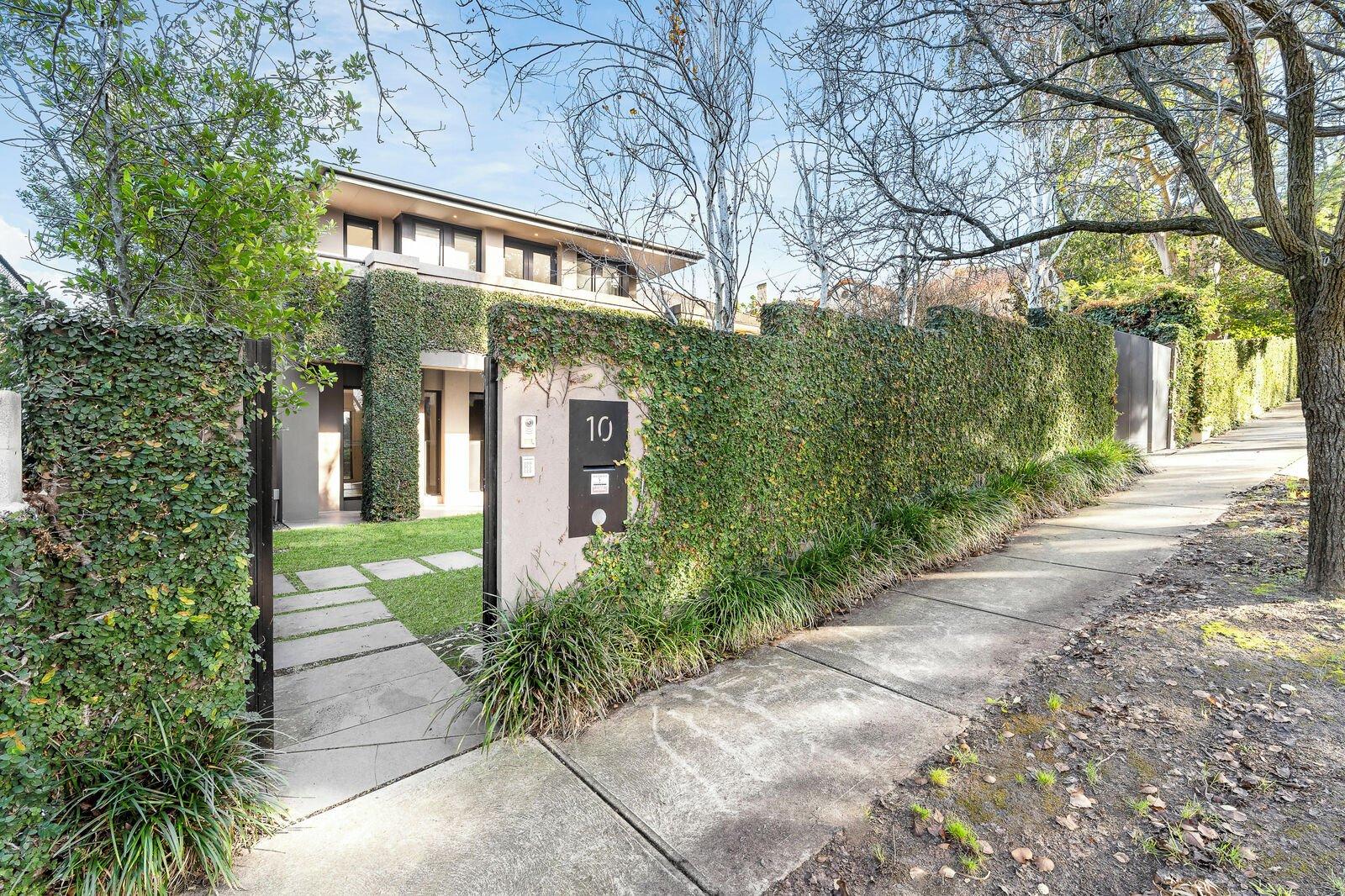 10 Glyndebourne Avenue, Toorak, 3142